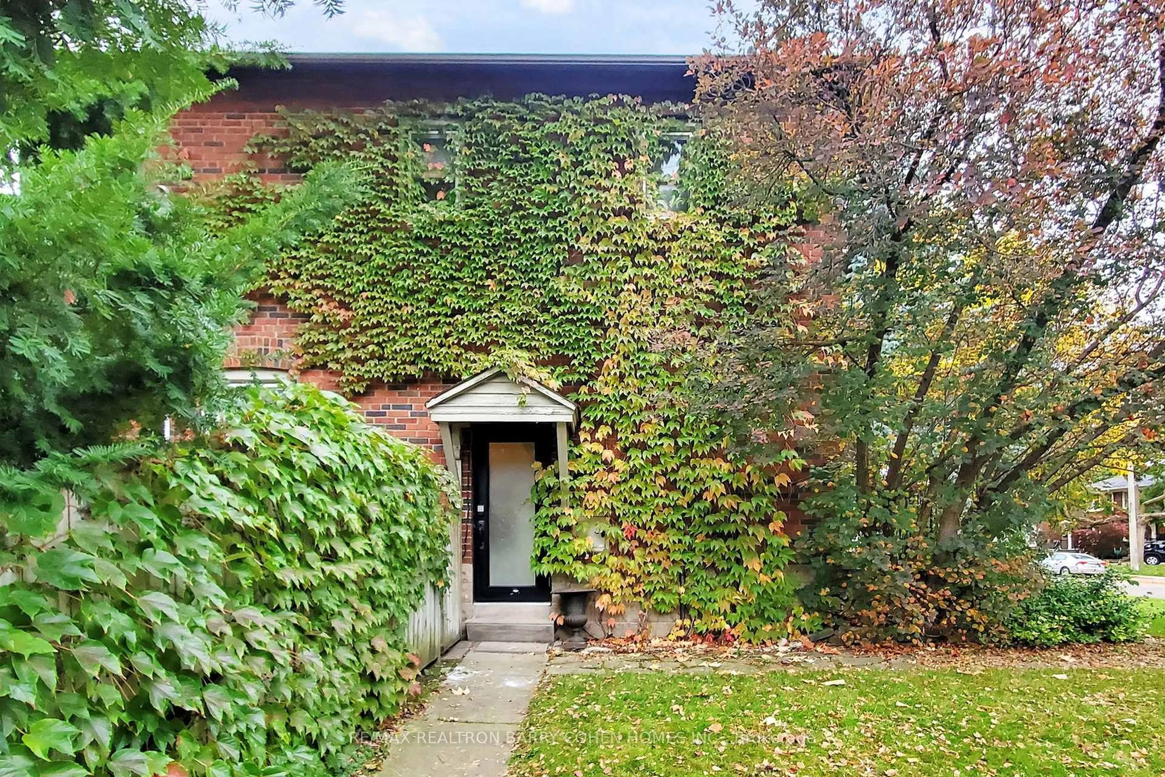 Unknown for 155 Parkhurst Blvd, Toronto Ontario M4G 2E8