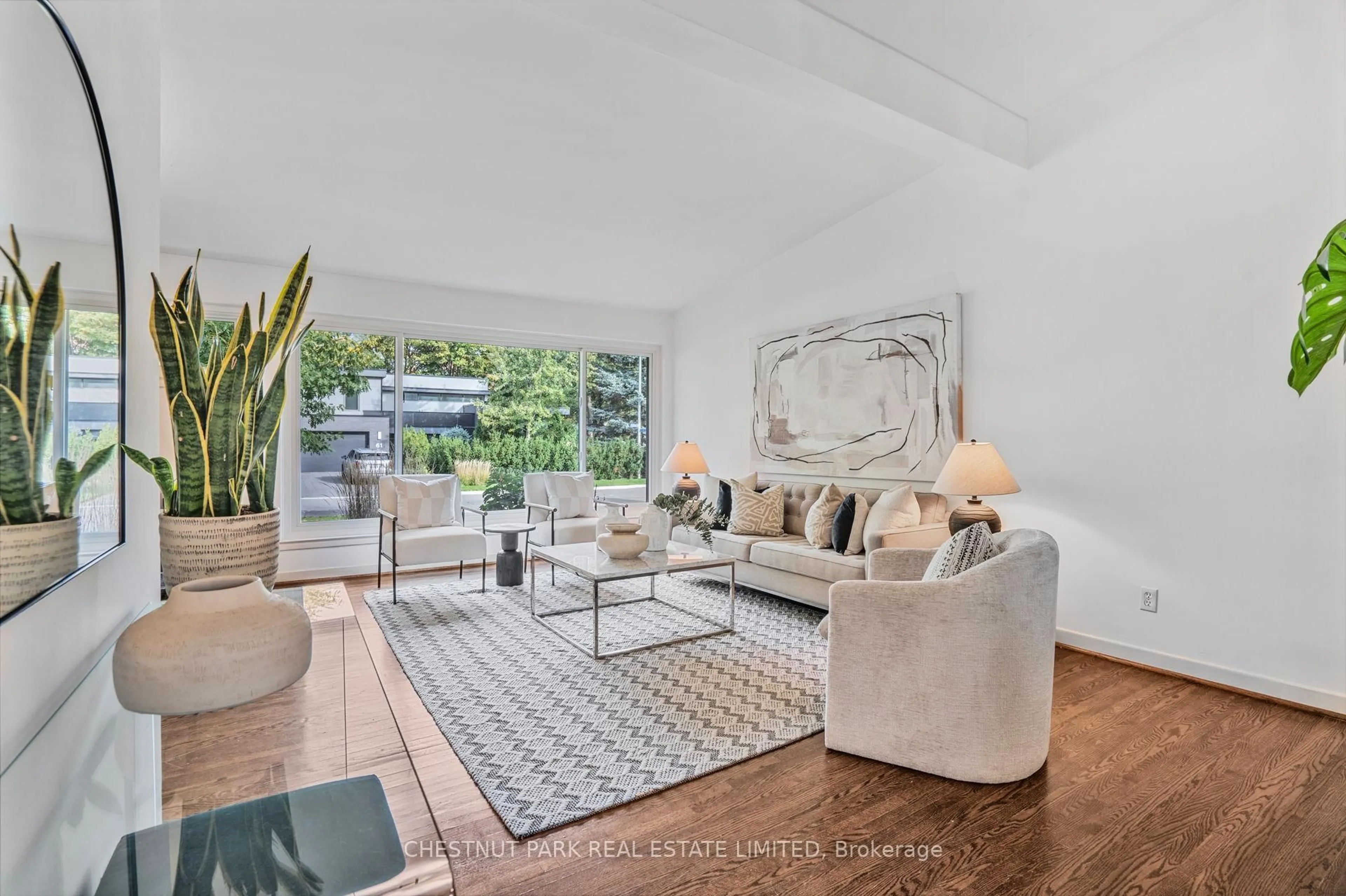 Living room with furniture, unknown for 62 Talwood Dr, Toronto Ontario M3B 2P5