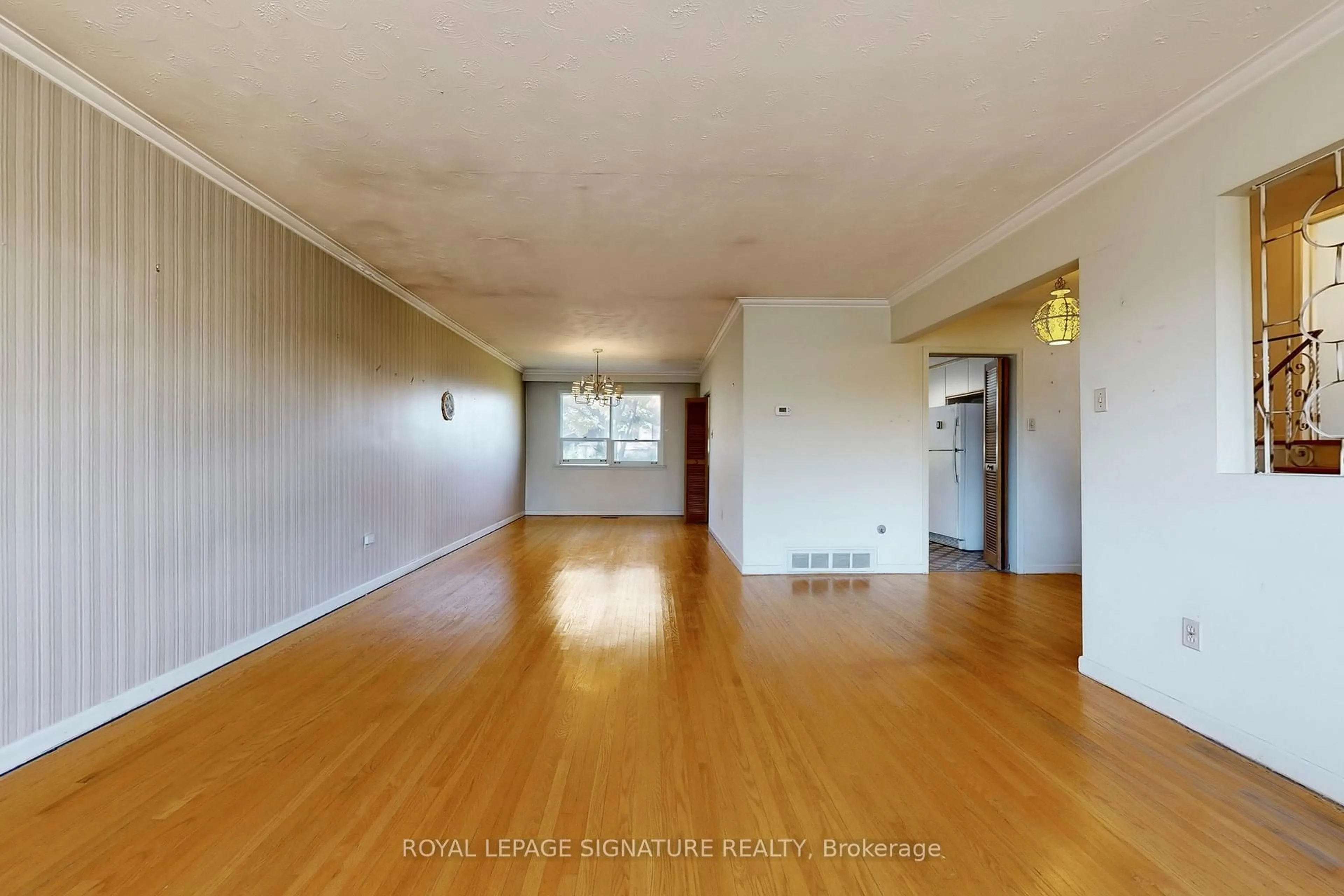 A pic of a room for 410 Patricia Ave, Toronto Ontario M2R 2M9