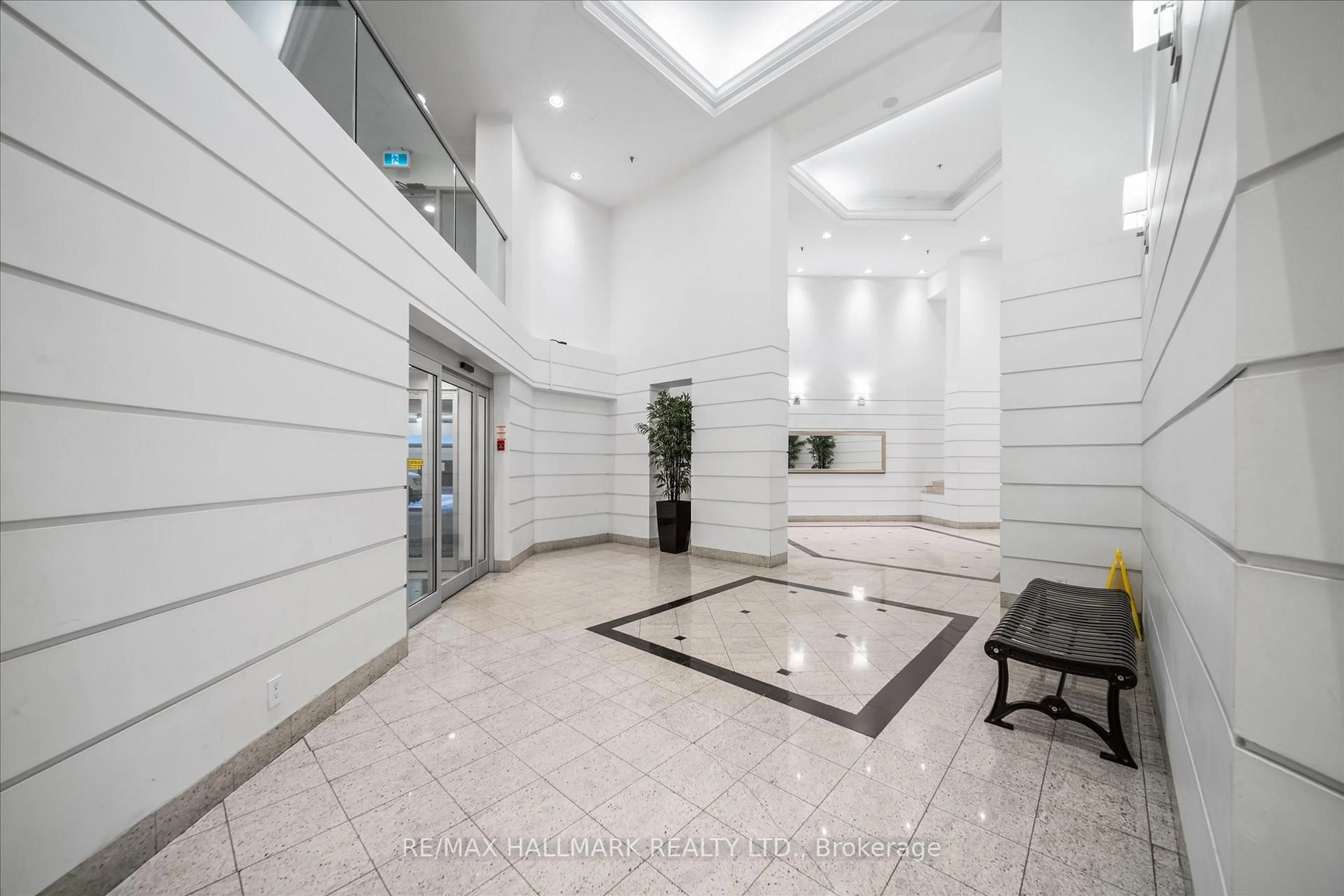 Lobby for 717 Bay St #703, Toronto Ontario M5G 2J9