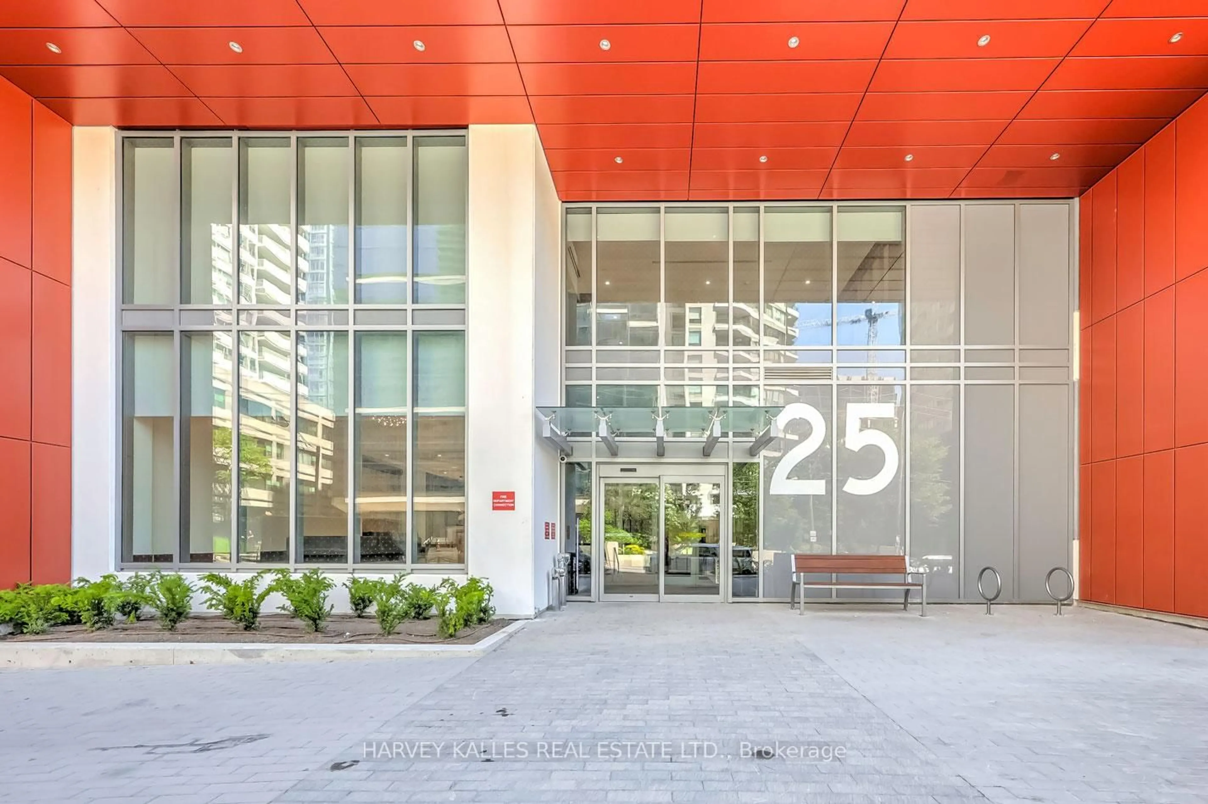 Indoor foyer for 25 Holly St #TH104, Toronto Ontario M4S 0E3