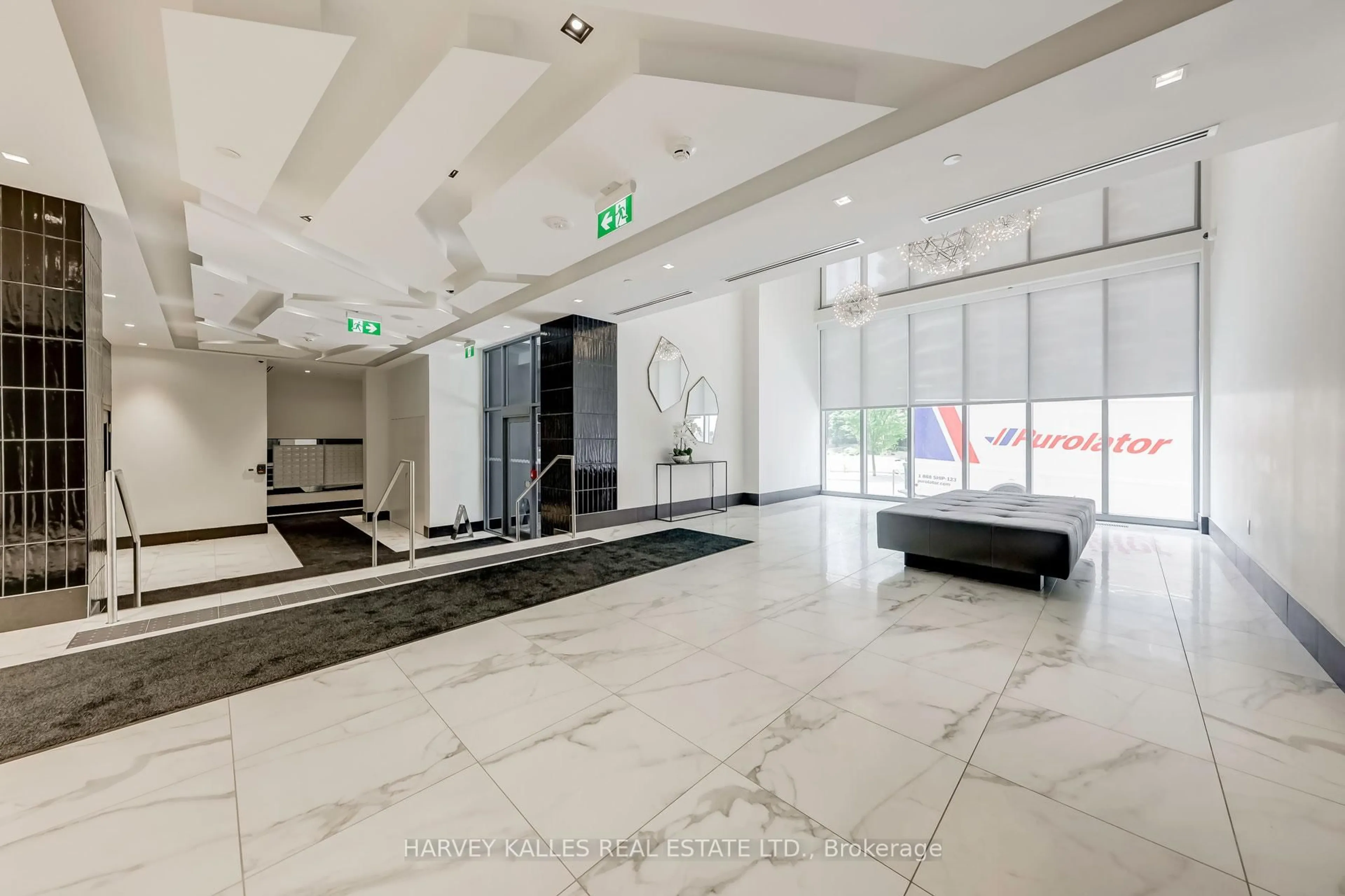 Indoor foyer for 25 Holly St #TH104, Toronto Ontario M4S 0E3