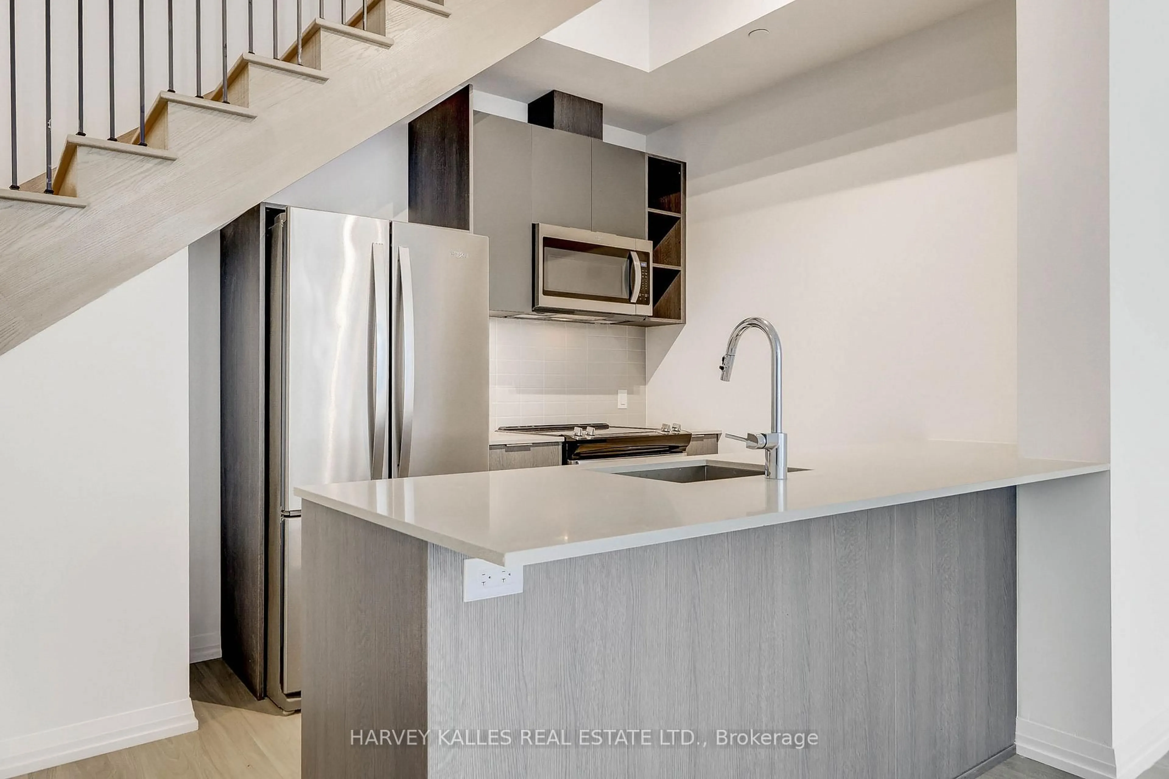 Unknown for 25 Holly St #TH104, Toronto Ontario M4S 0E3