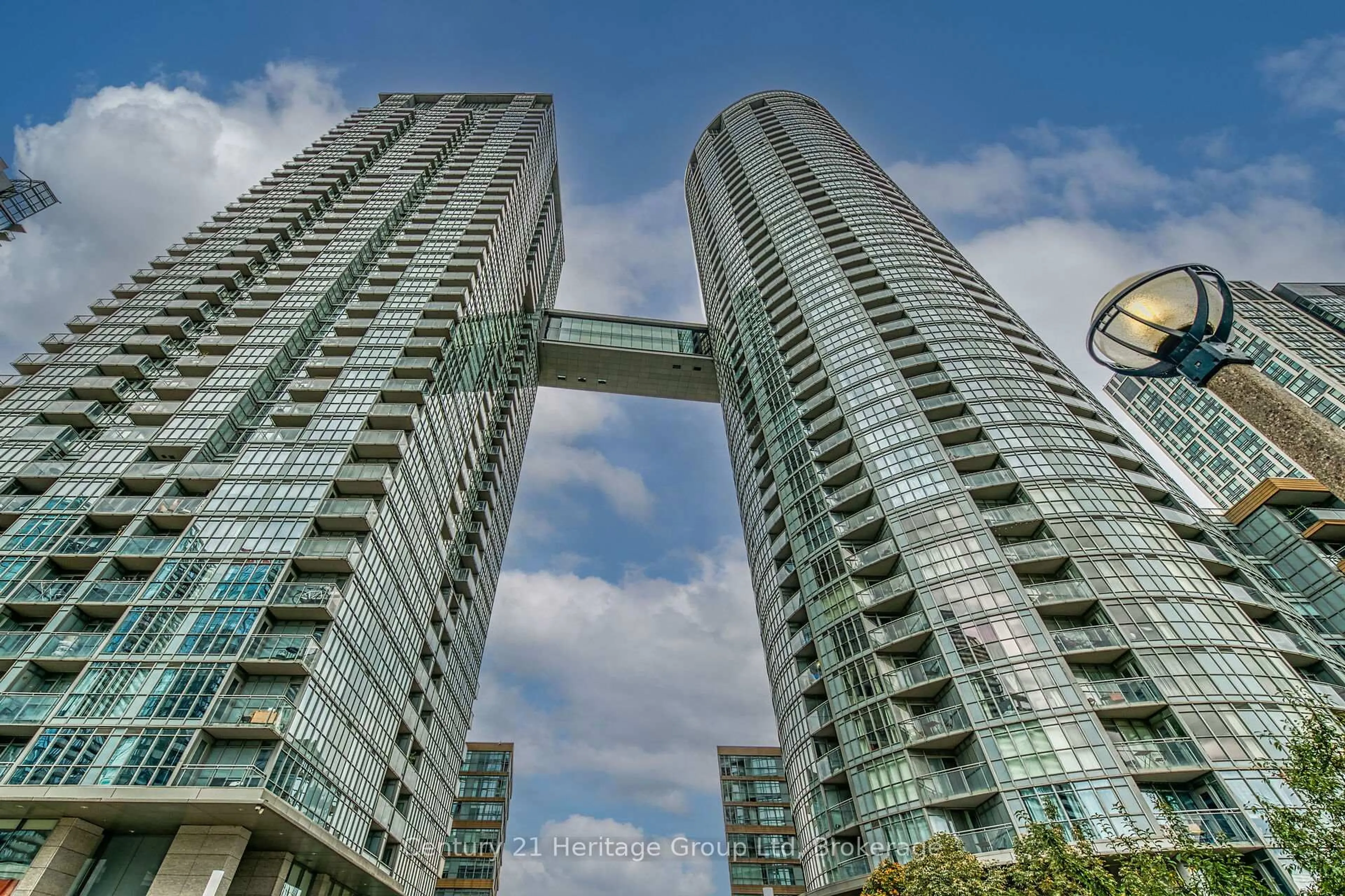 Unknown for 15 Iceboat Terr #1205, Toronto Ontario M5V 4A5