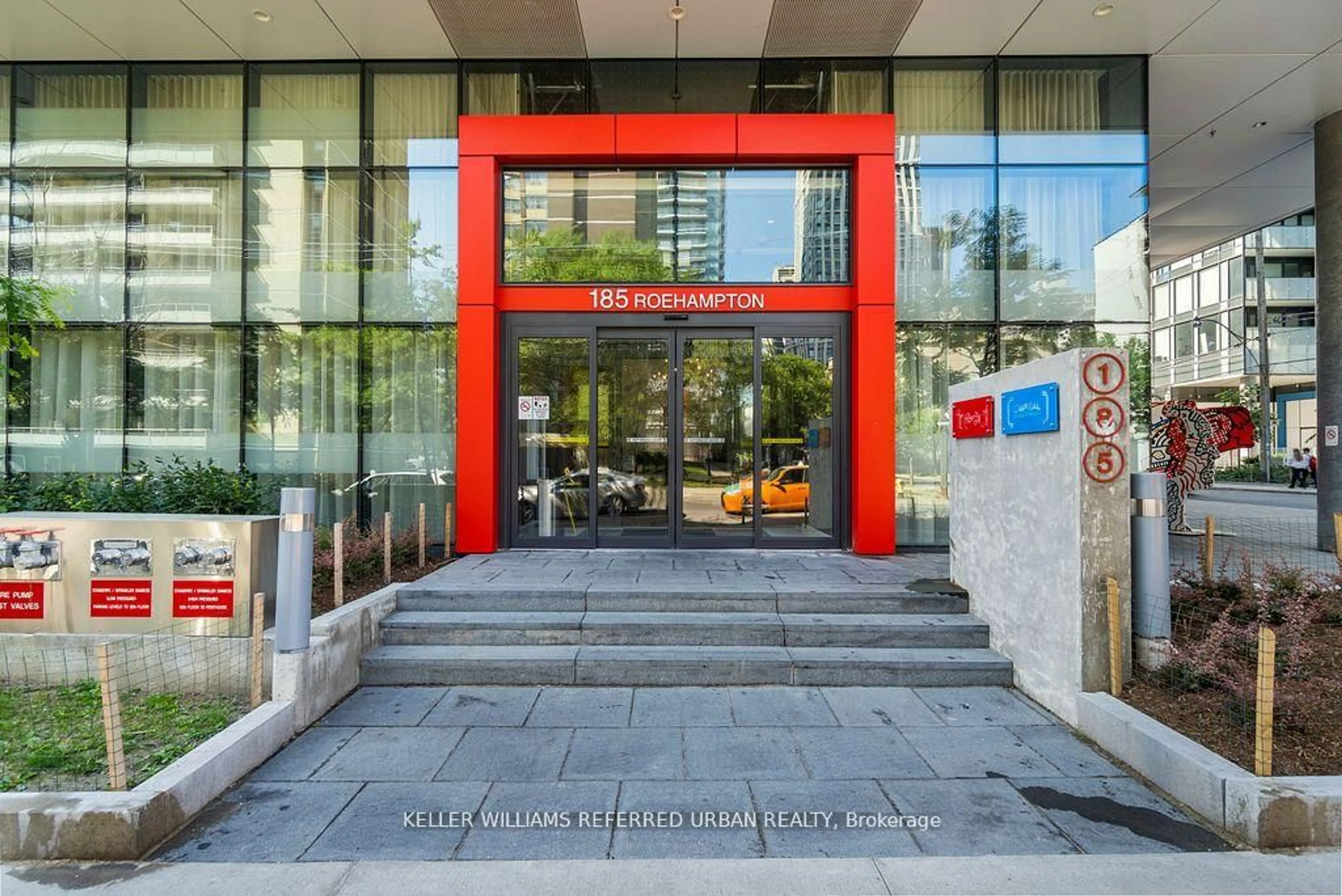 Indoor foyer for 185 Roehampton Ave #3408, Toronto Ontario M4P 1R4