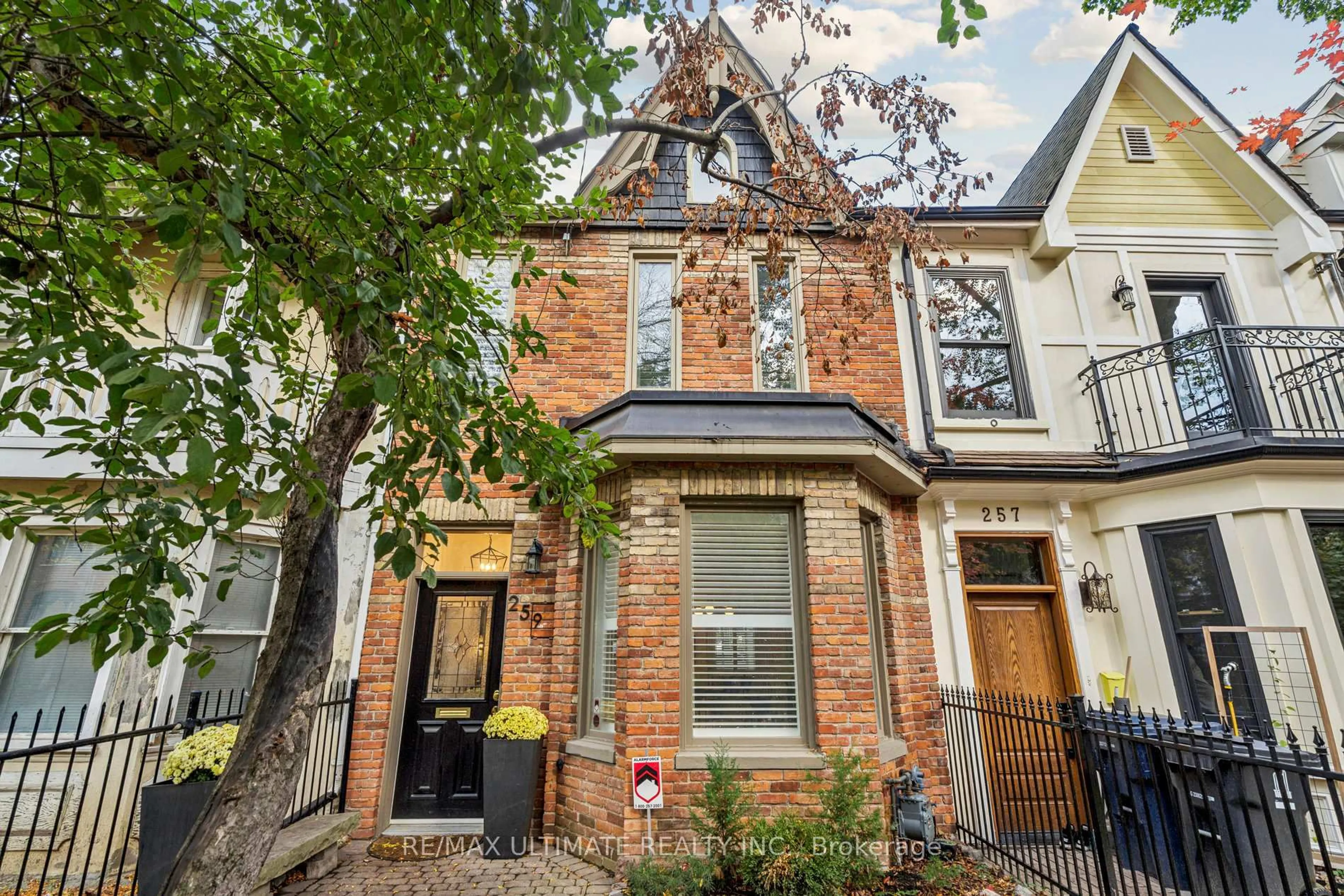 Home with brick exterior material, street for 259 Seaton St, Toronto Ontario M5A 2T5