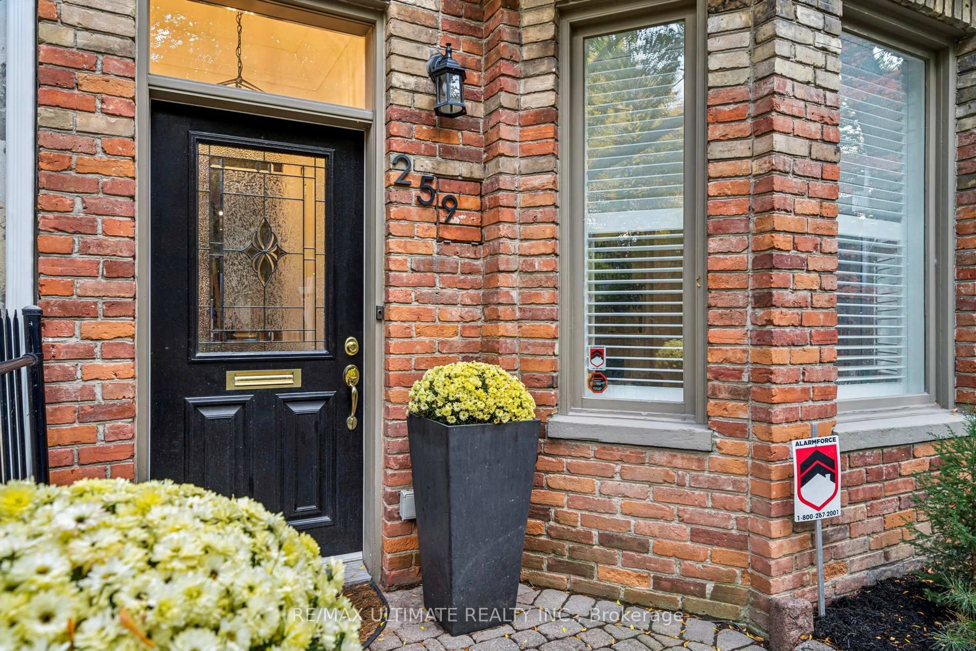 Home with brick exterior material, street for 259 Seaton St, Toronto Ontario M5A 2T5