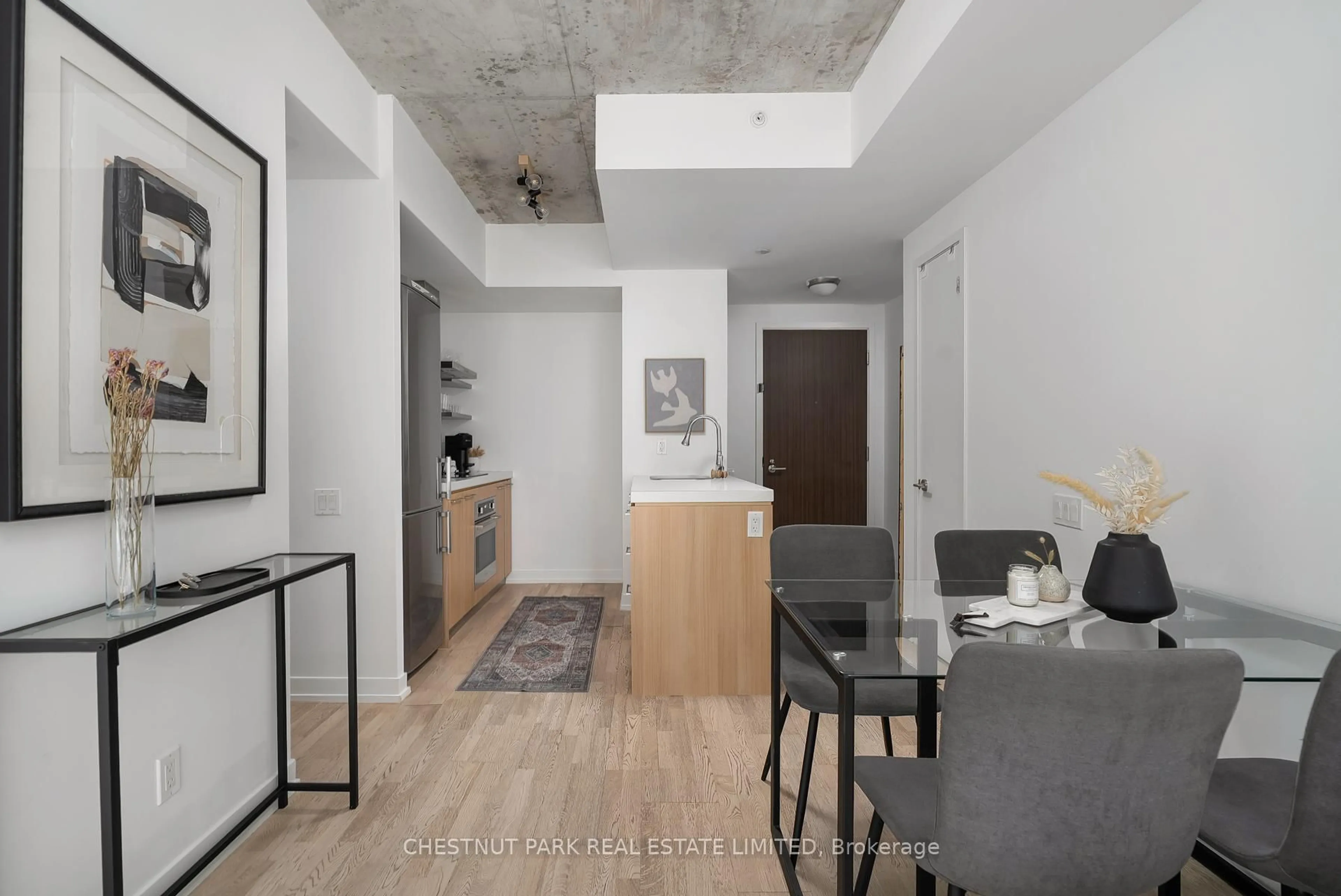 Unknown for 461 Adelaide St #230, Toronto Ontario M5V 0L6
