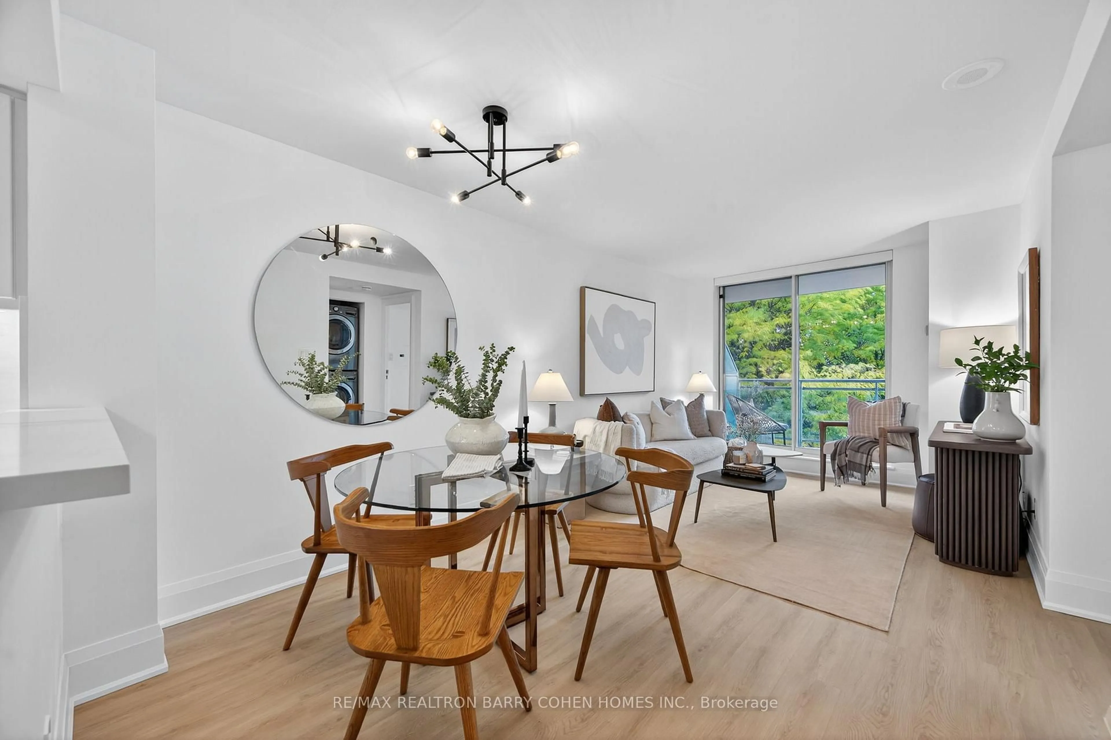 Dining room, unknown for 398 Eglinton Ave #503, Toronto Ontario M4P 3H8