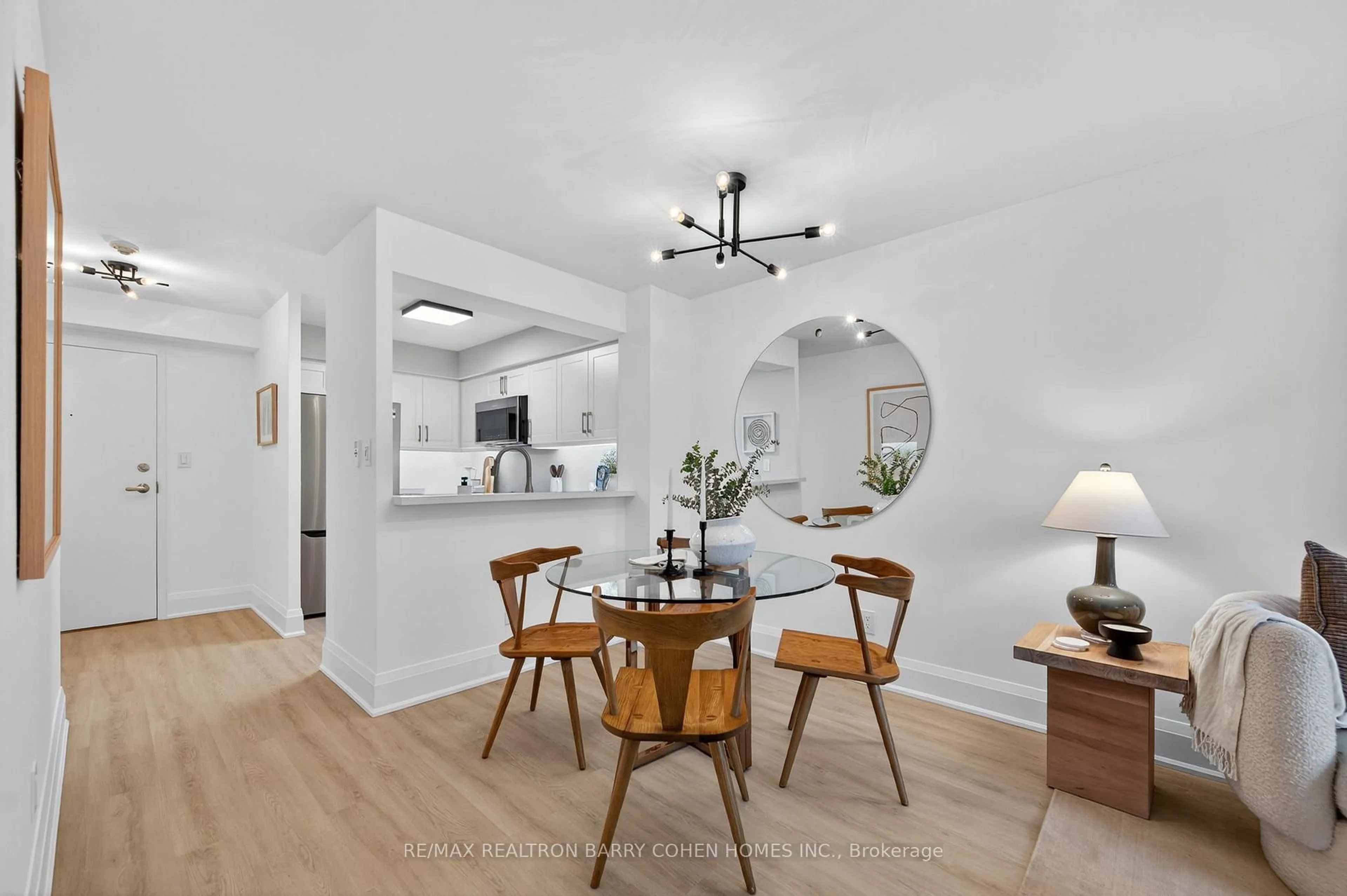 Dining room, unknown for 398 Eglinton Ave #503, Toronto Ontario M4P 3H8