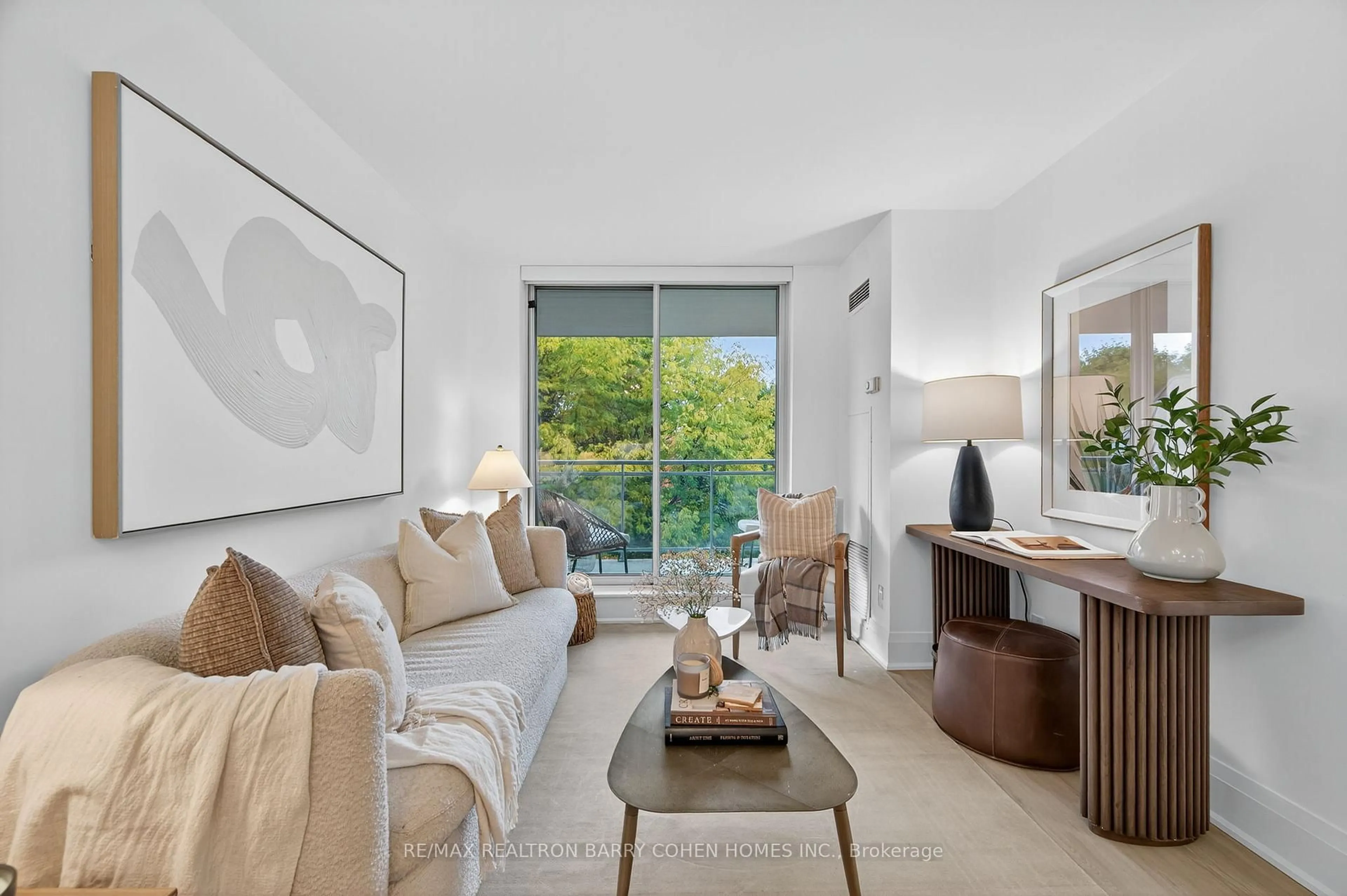 Living room with furniture, unknown for 398 Eglinton Ave #503, Toronto Ontario M4P 3H8