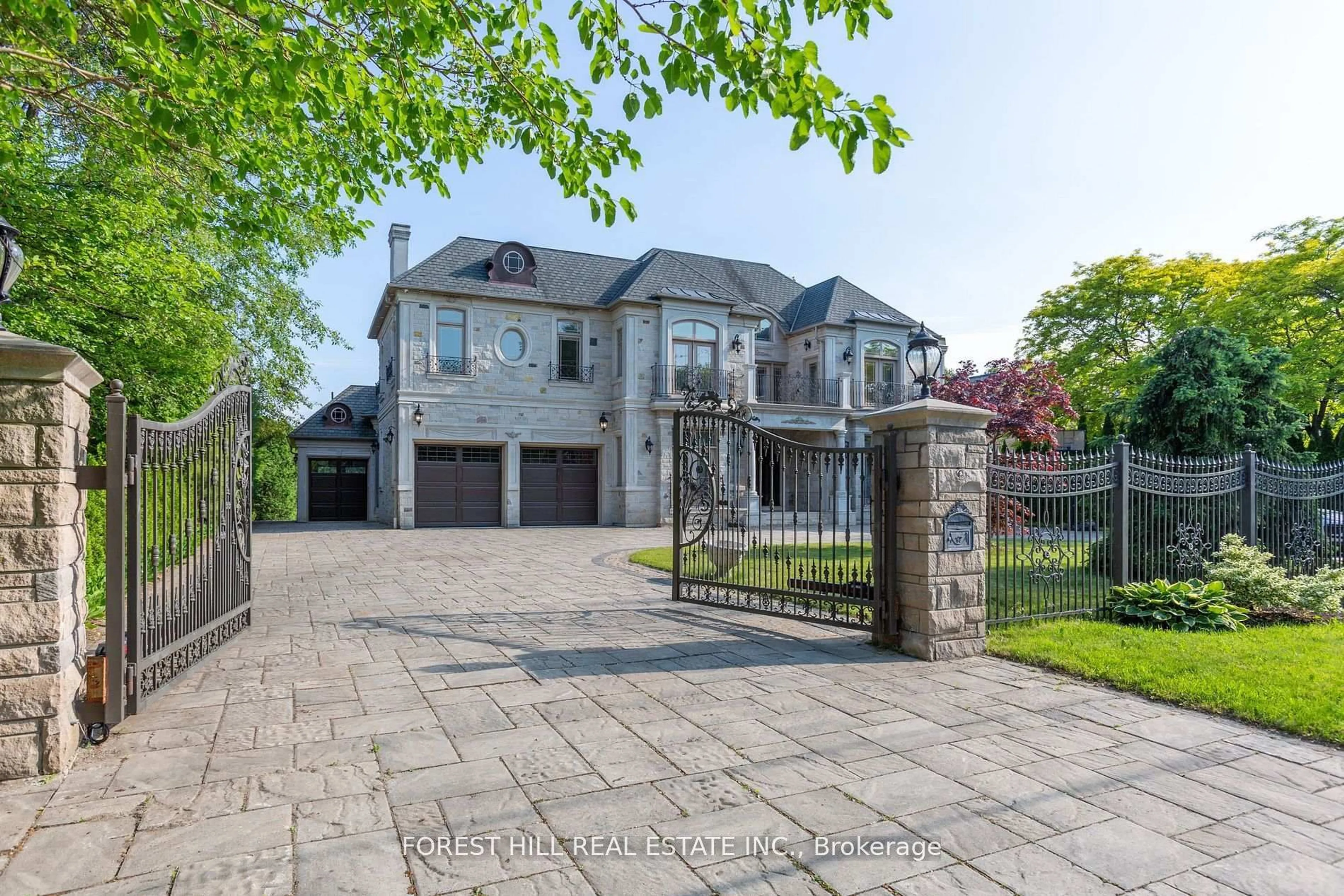 Home with brick exterior material, street for 4 Fifeshire Rd, Toronto Ontario M2L 2G5