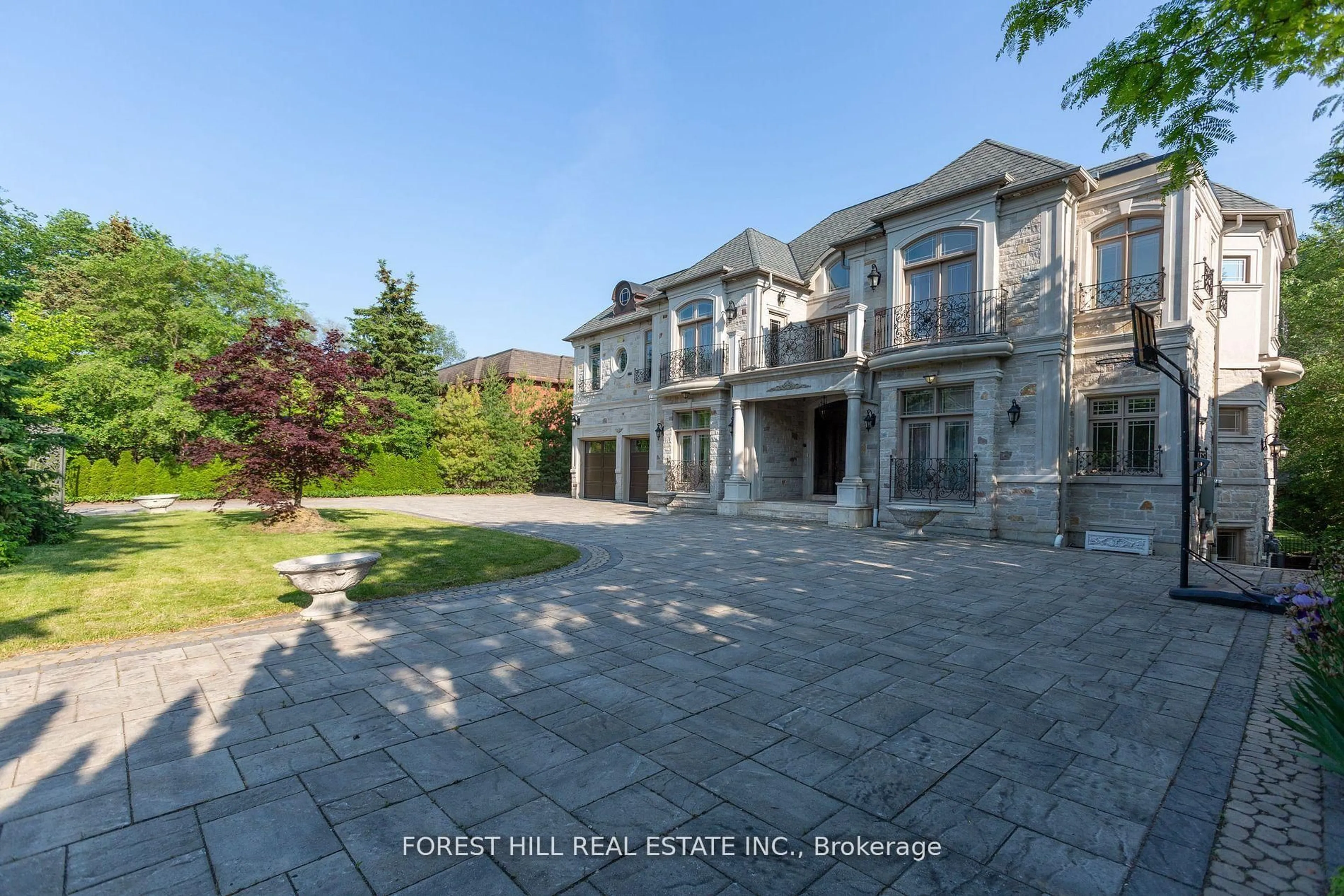 Unknown for 4 Fifeshire Rd, Toronto Ontario M2L 2G5
