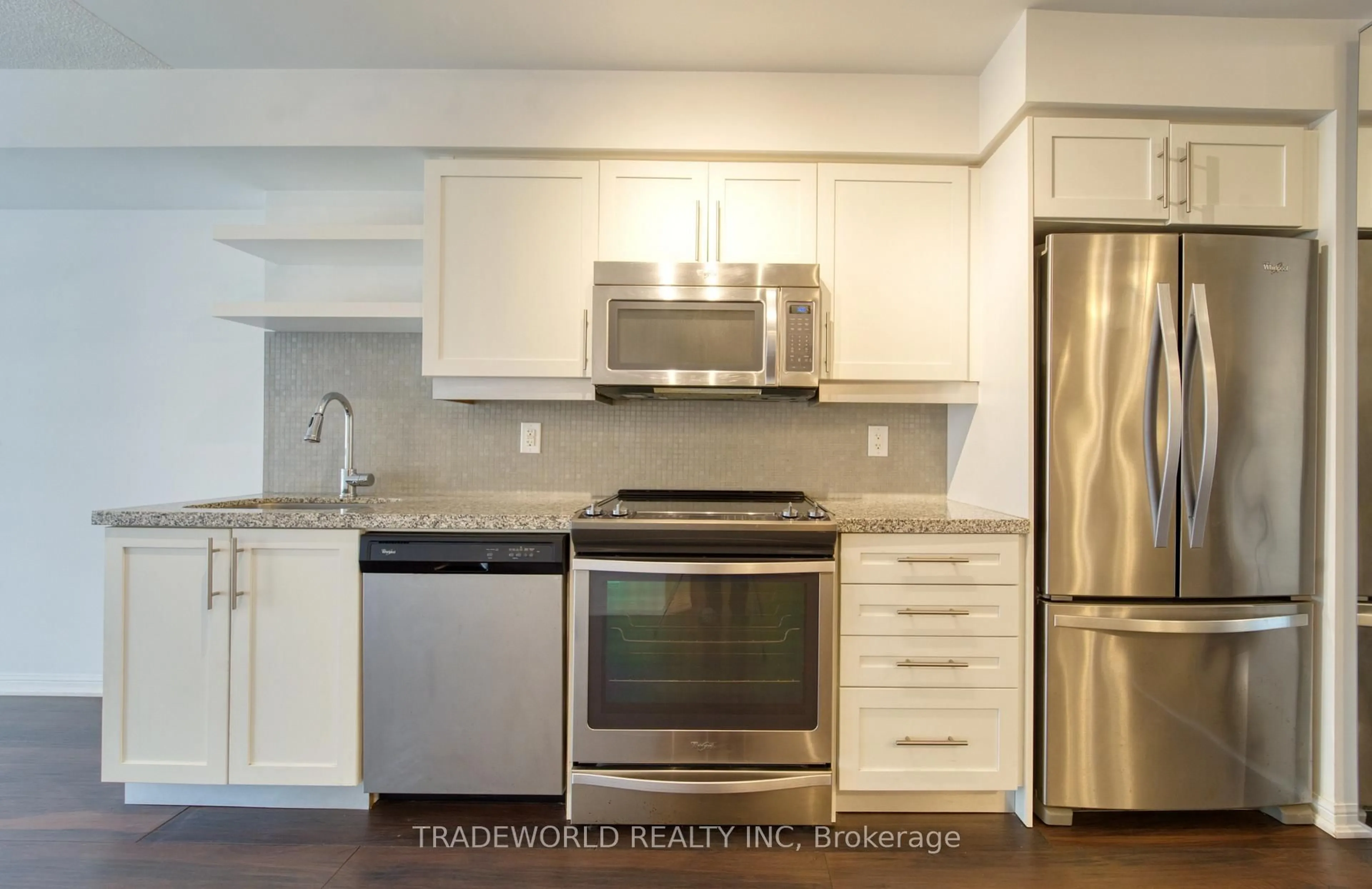 Standard kitchen, wood/laminate floor for 400 Adelaide St #713, Toronto Ontario M5A 4S3