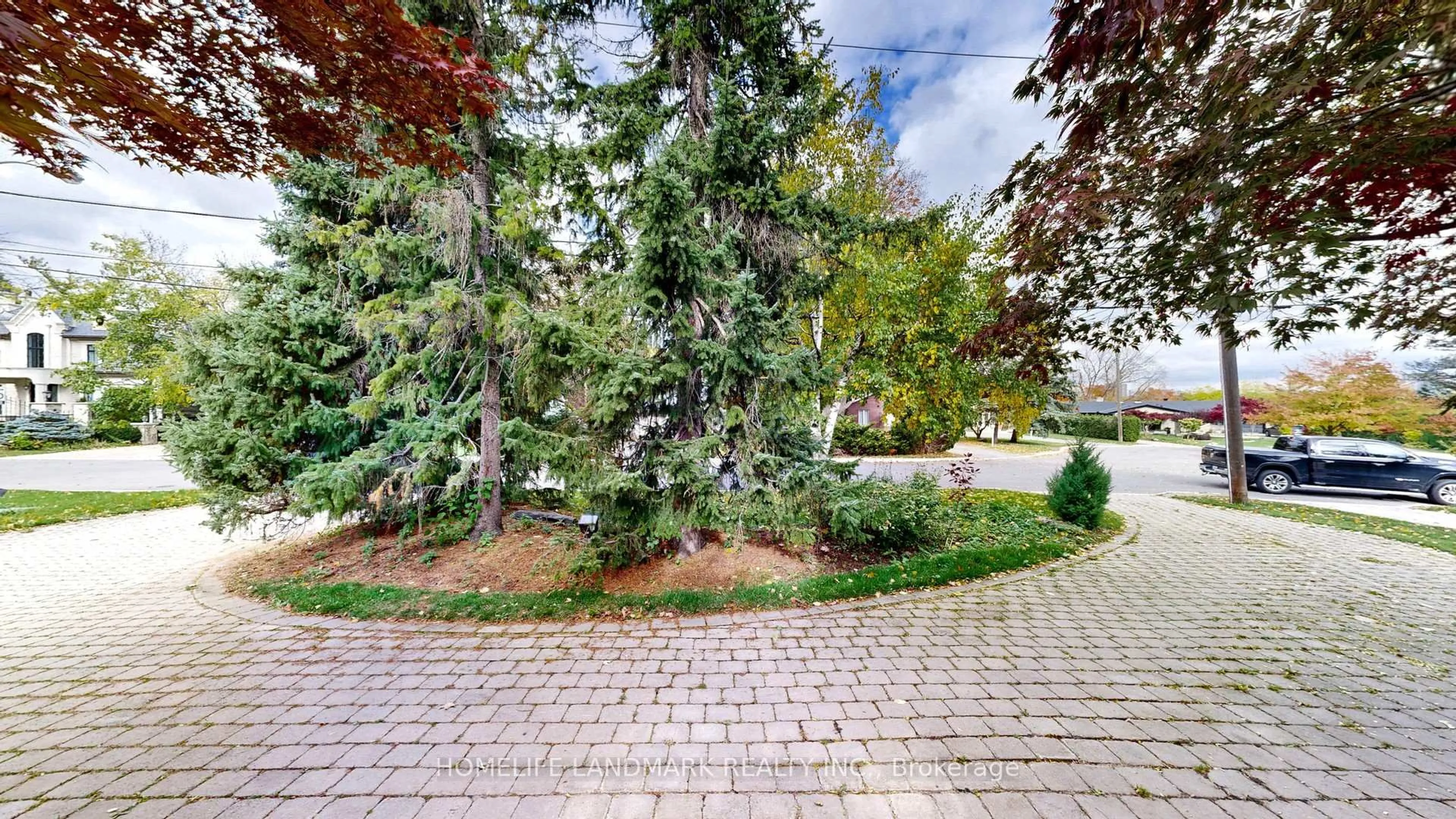 Patio, street for 85 Forest Grove Dr, Toronto Ontario M2K 1Z4