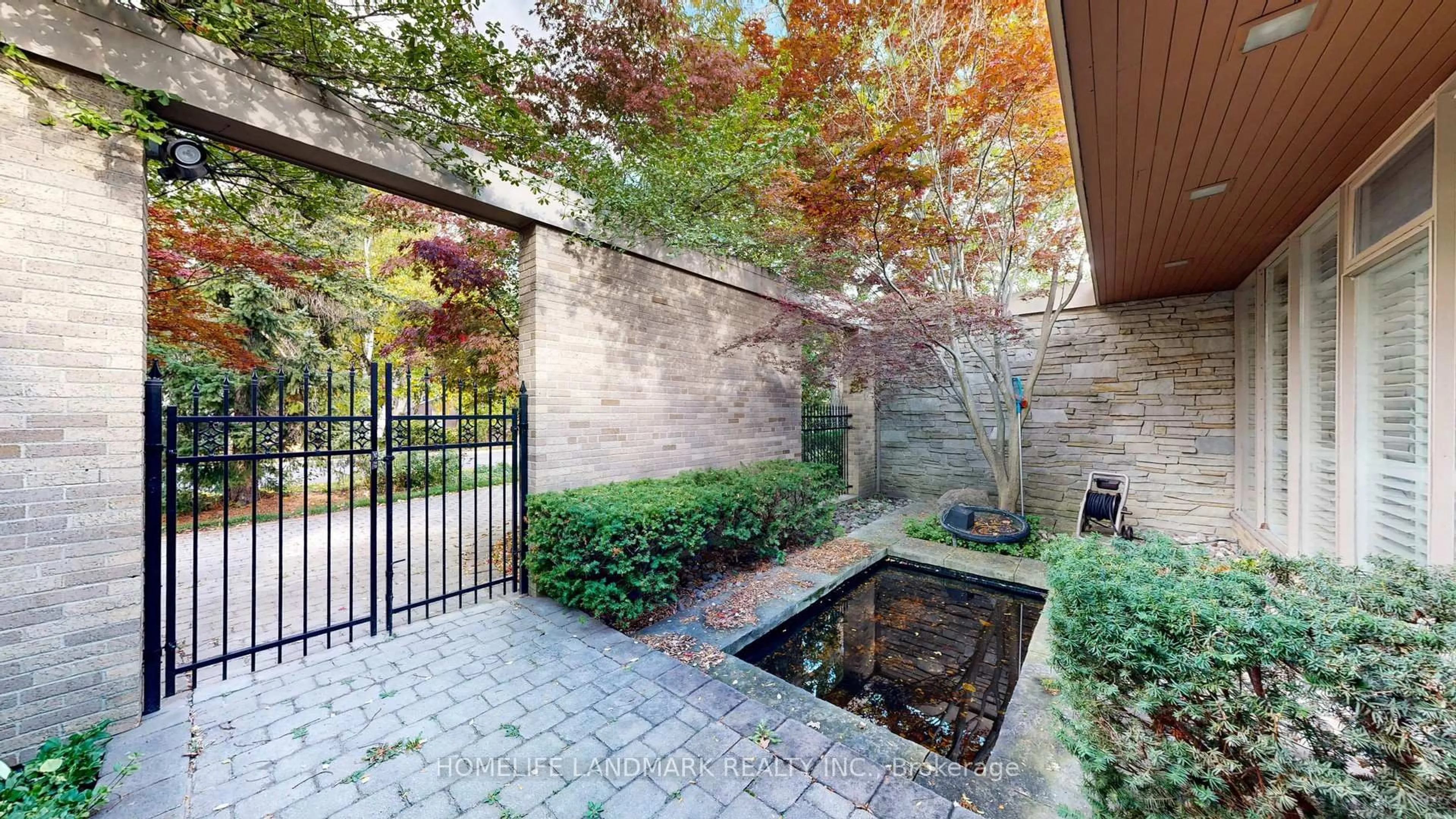 Patio, street for 85 Forest Grove Dr, Toronto Ontario M2K 1Z4