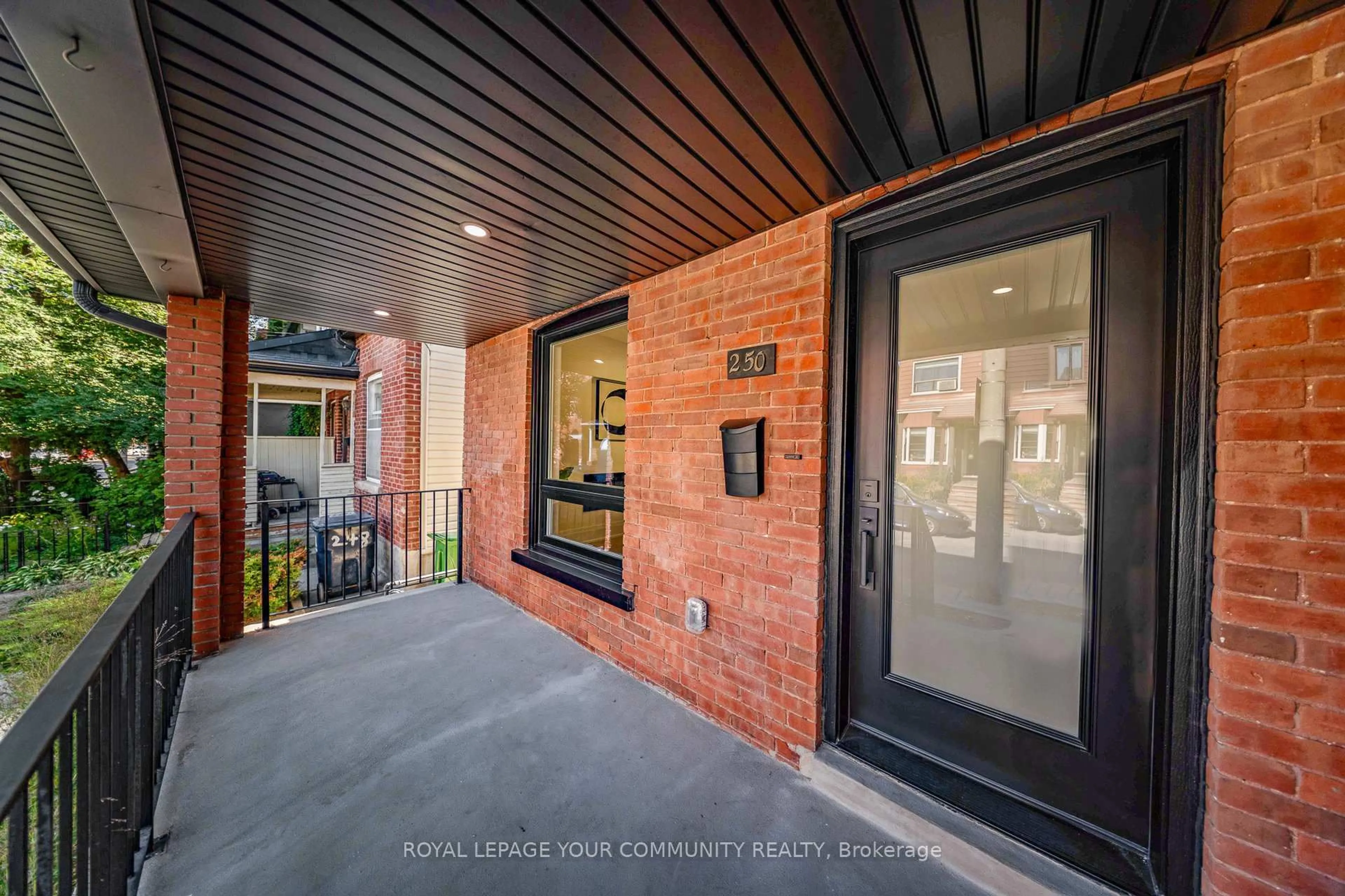 Indoor entryway for 250 Sterling Rd, Toronto Ontario M6R 2B9