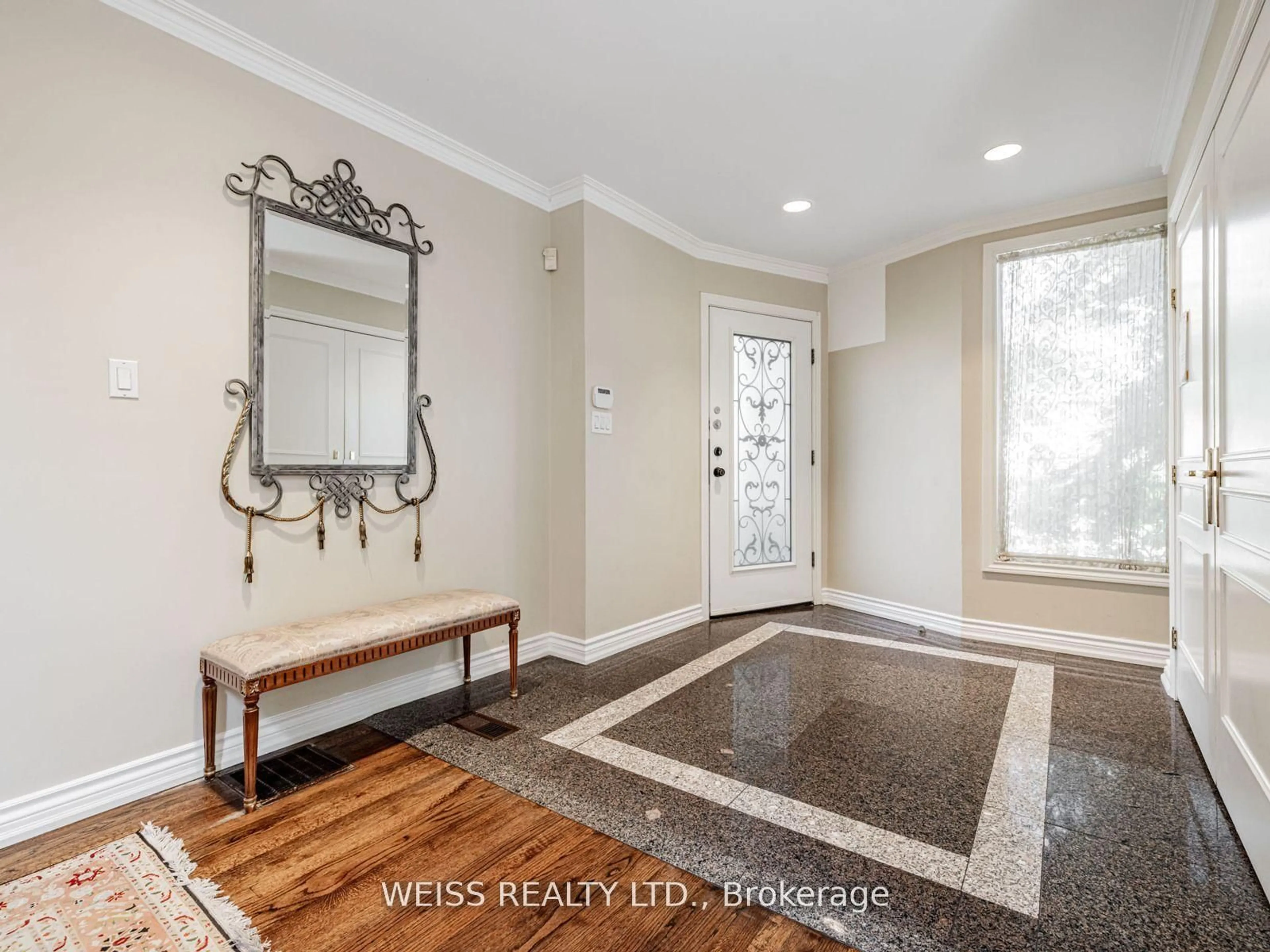 Indoor entryway for 14 Northmount Ave, Toronto Ontario M3H 1N4