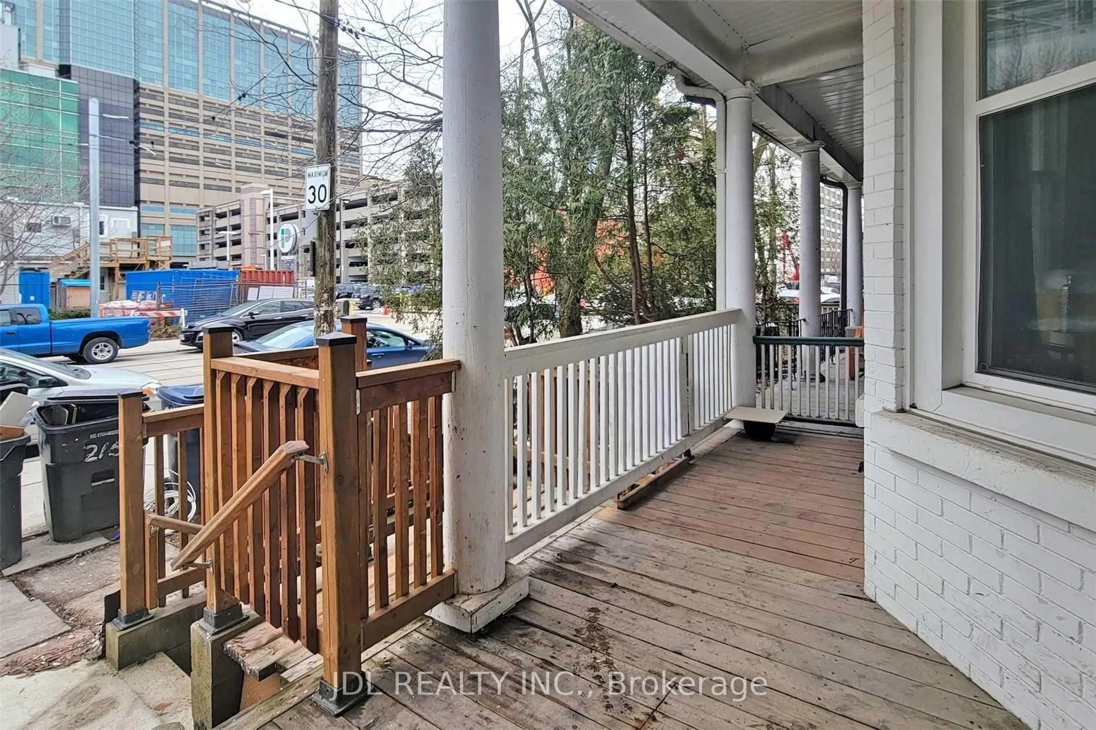 Patio, street for 216 Mc Caul St, Toronto Ontario M5T 1W5