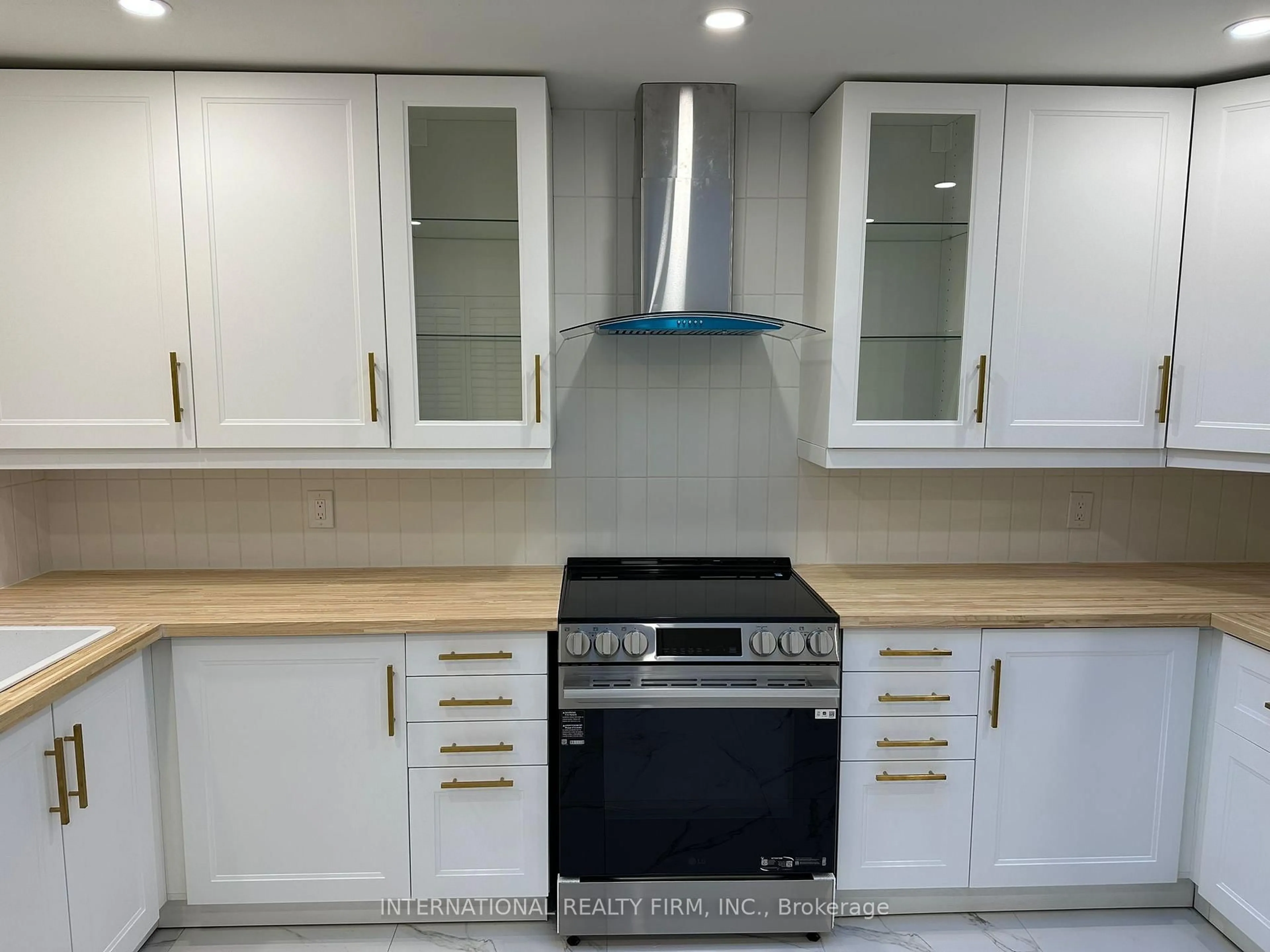 Standard kitchen, unknown for 337 Glen Rd, Toronto Ontario M4W 2X4