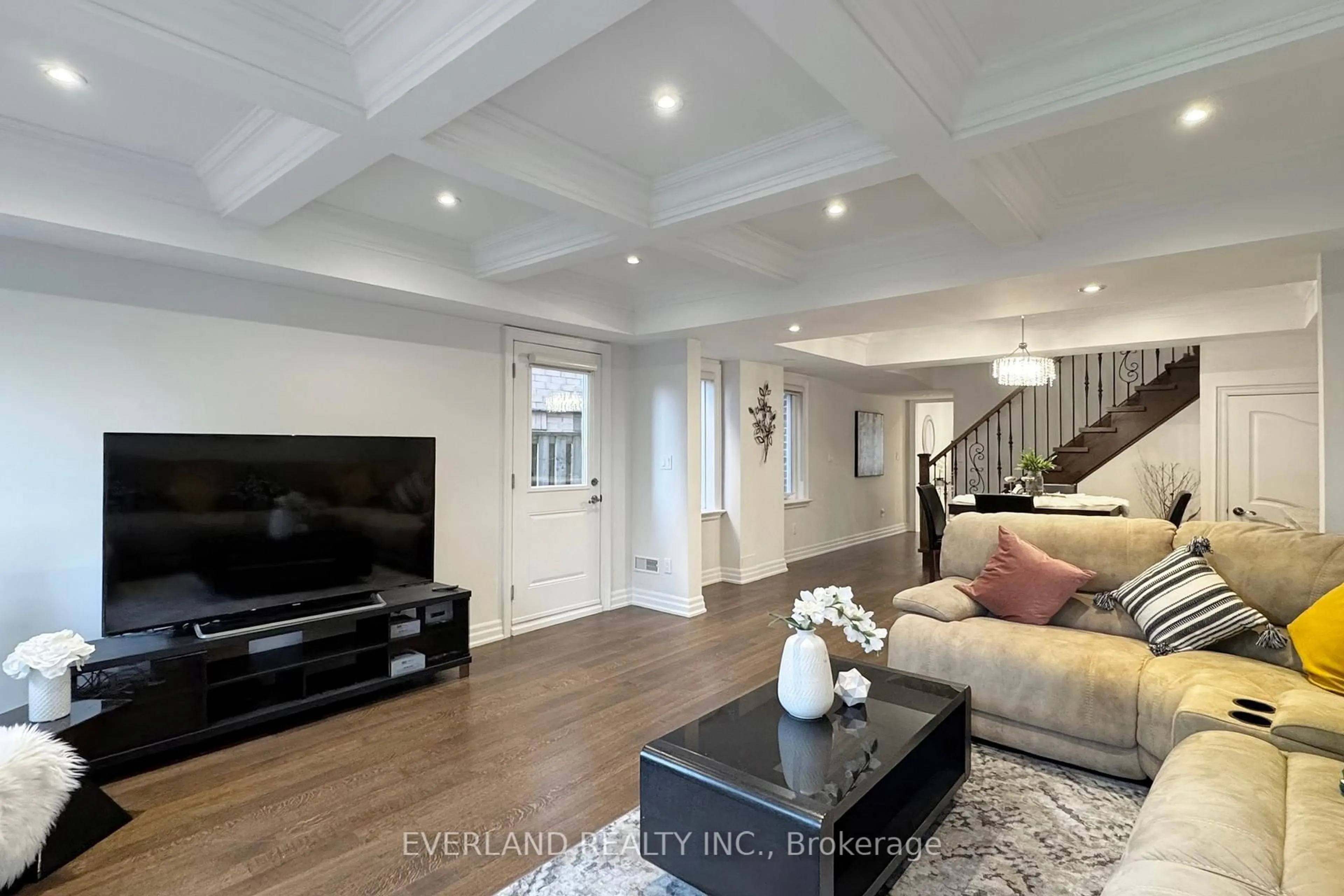 Living room with furniture, unknown for 160B Finch Ave, Toronto Ontario M2N 4R9