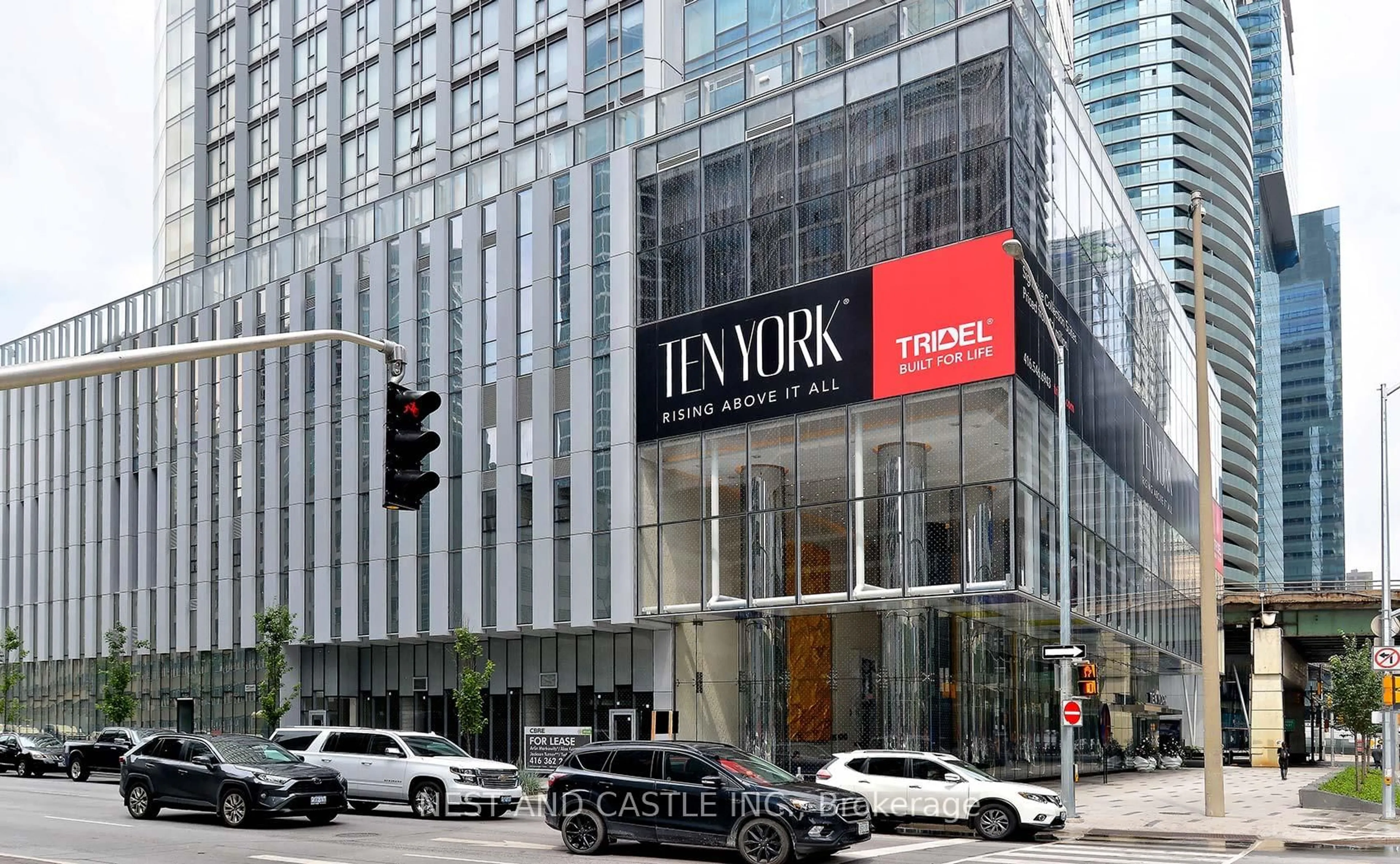 Indoor foyer for 10 York St #5807, Toronto Ontario M5J 0E1