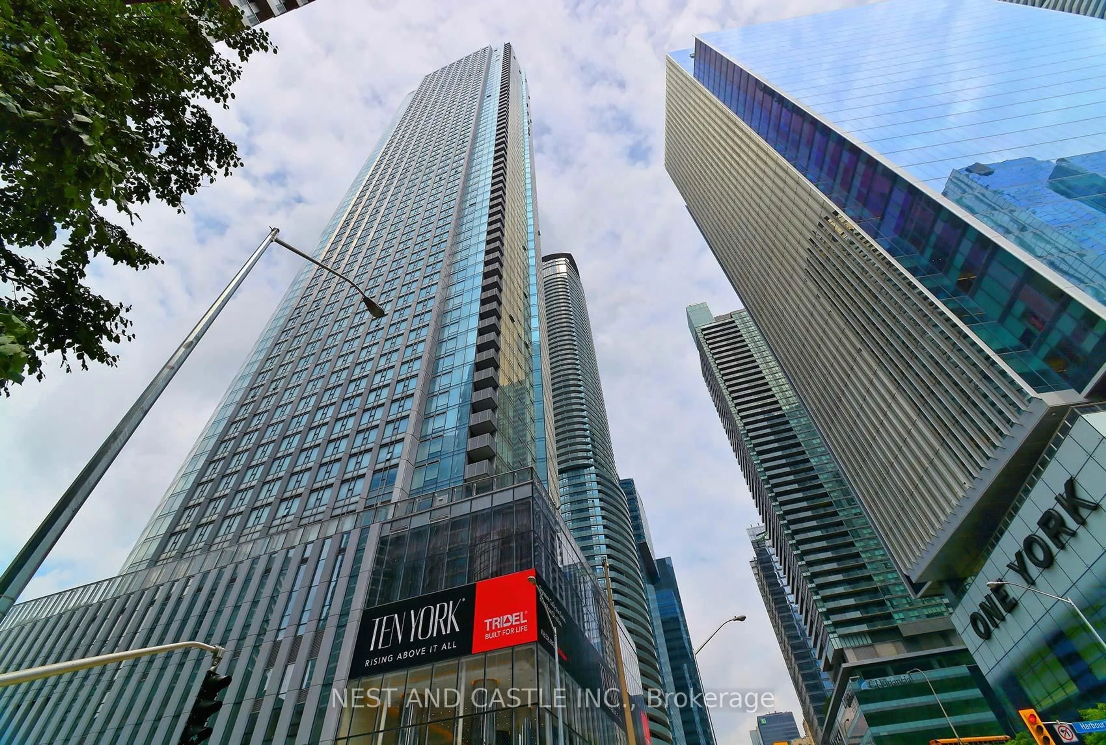 Unknown for 10 York St #5807, Toronto Ontario M5J 0E1