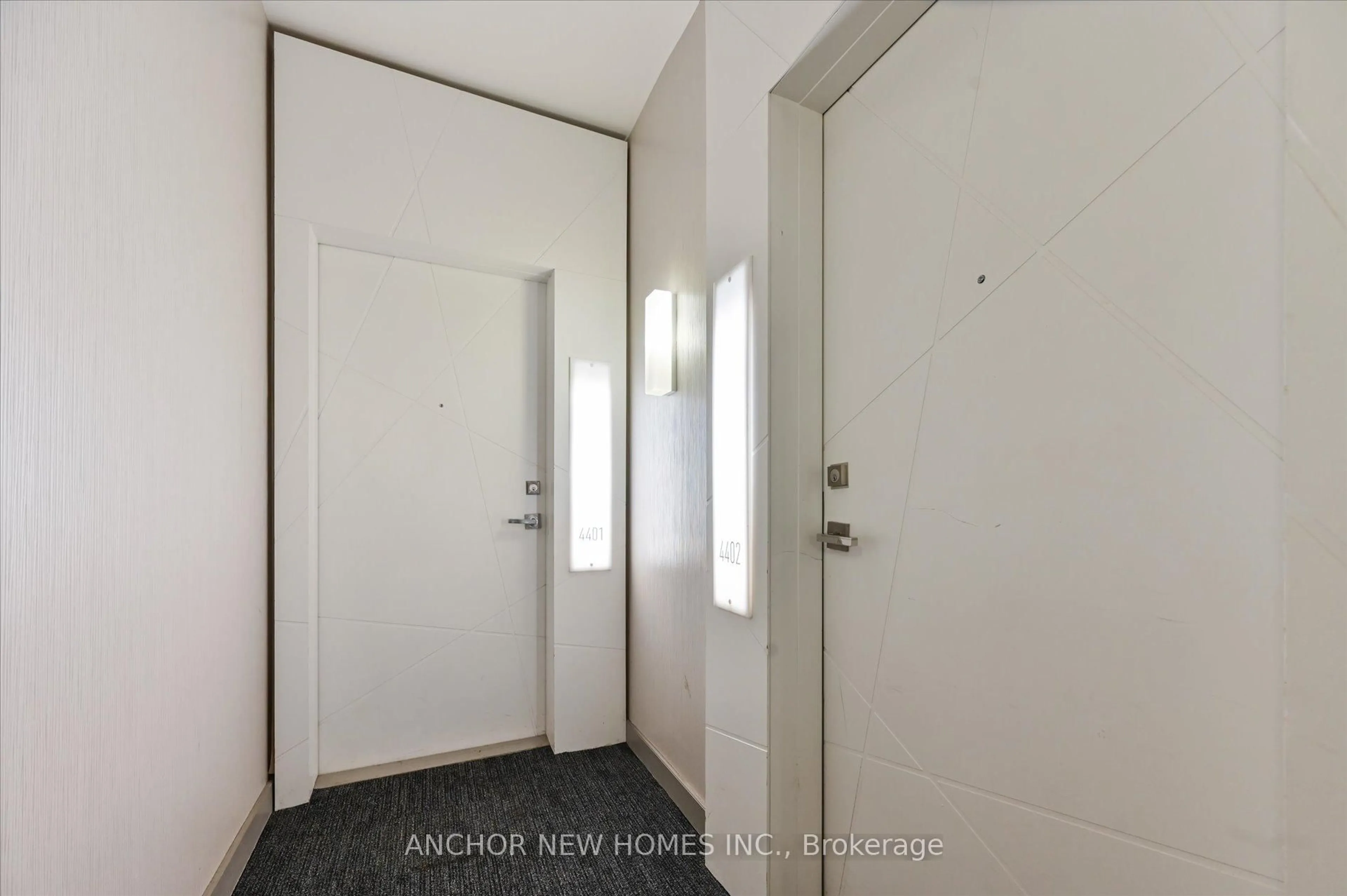 Indoor entryway for 12 York St #4402, Toronto Ontario M5J 0A9