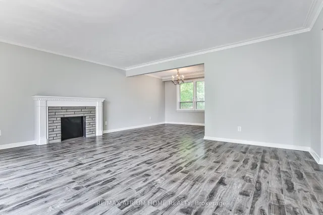 104 Maxome Ave, Toronto 5