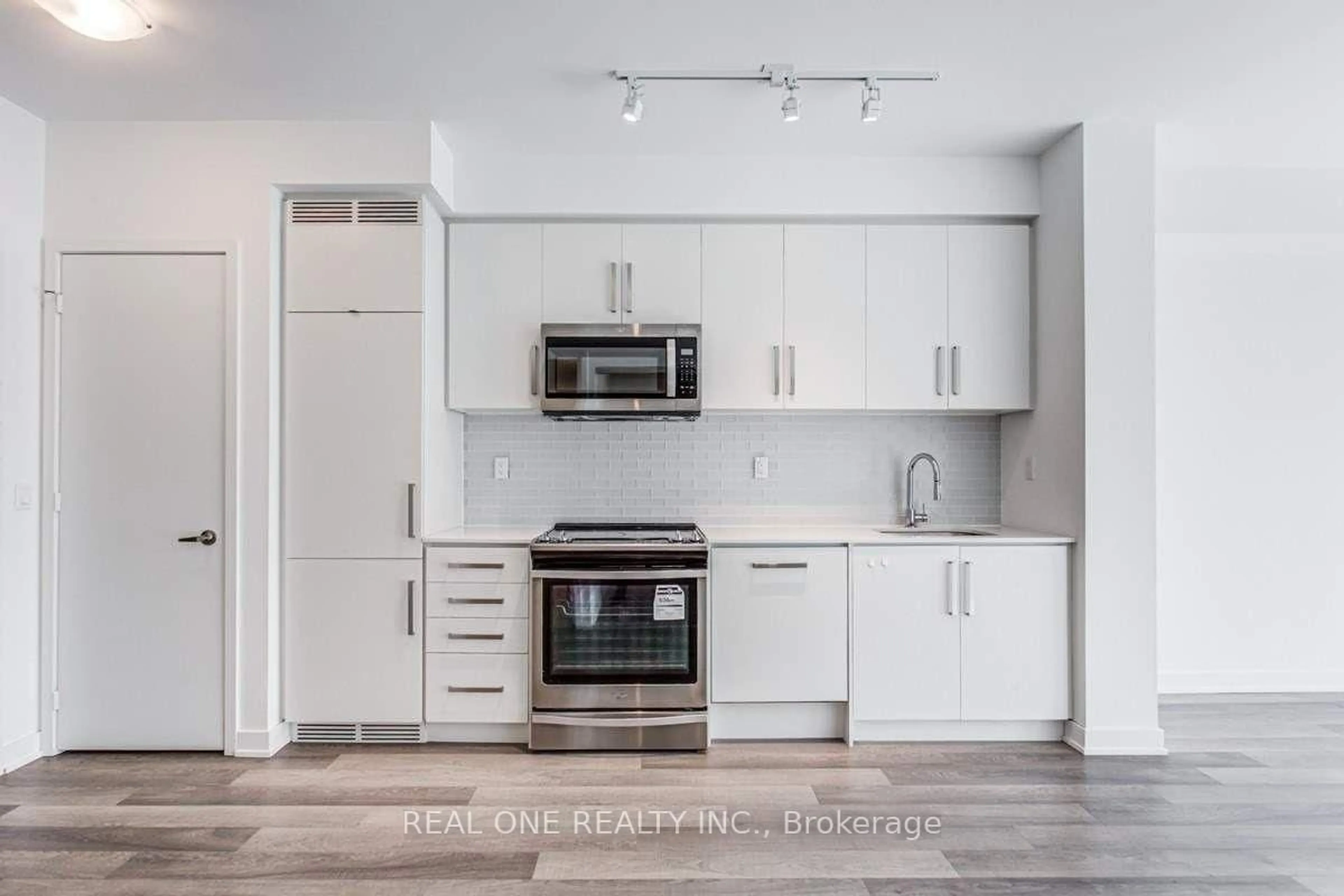 Standard kitchen, unknown for 5180 Yonge St #2210, Toronto Ontario M2N 5P6