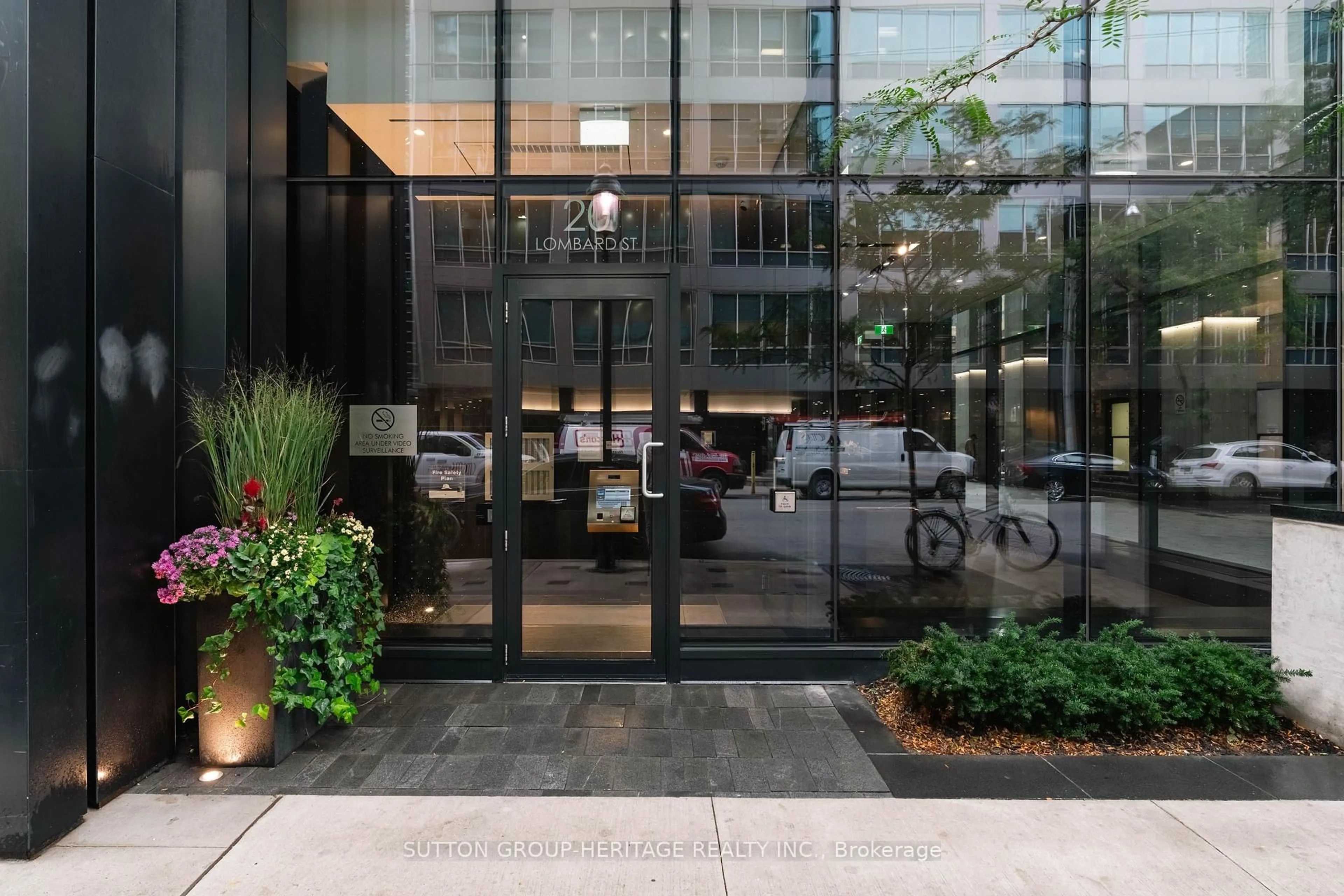 Unknown for 20 Lombard St #4006, Toronto Ontario M5C 1M1
