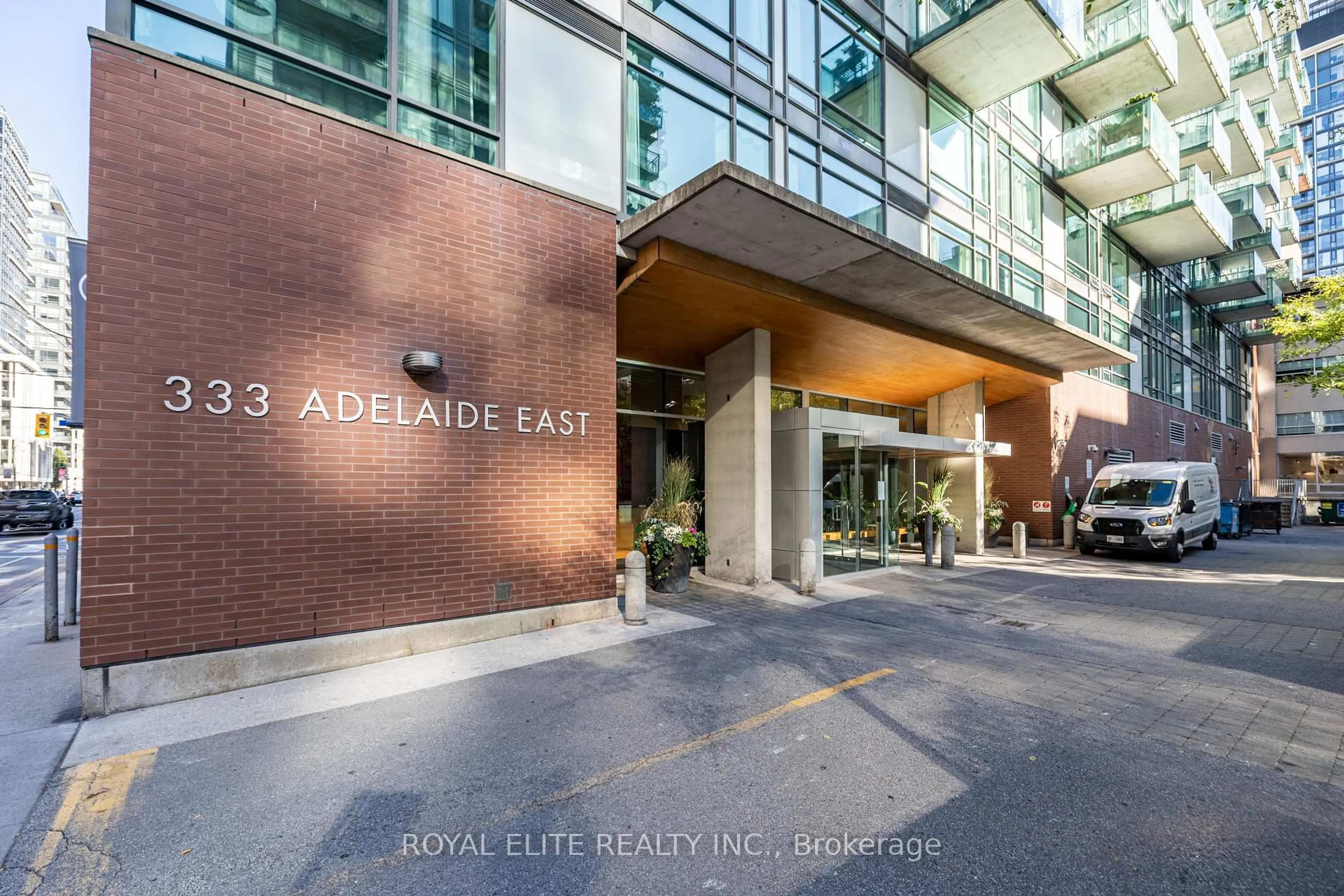 Unknown for 218 King St #307, Toronto Ontario M5A 4T5
