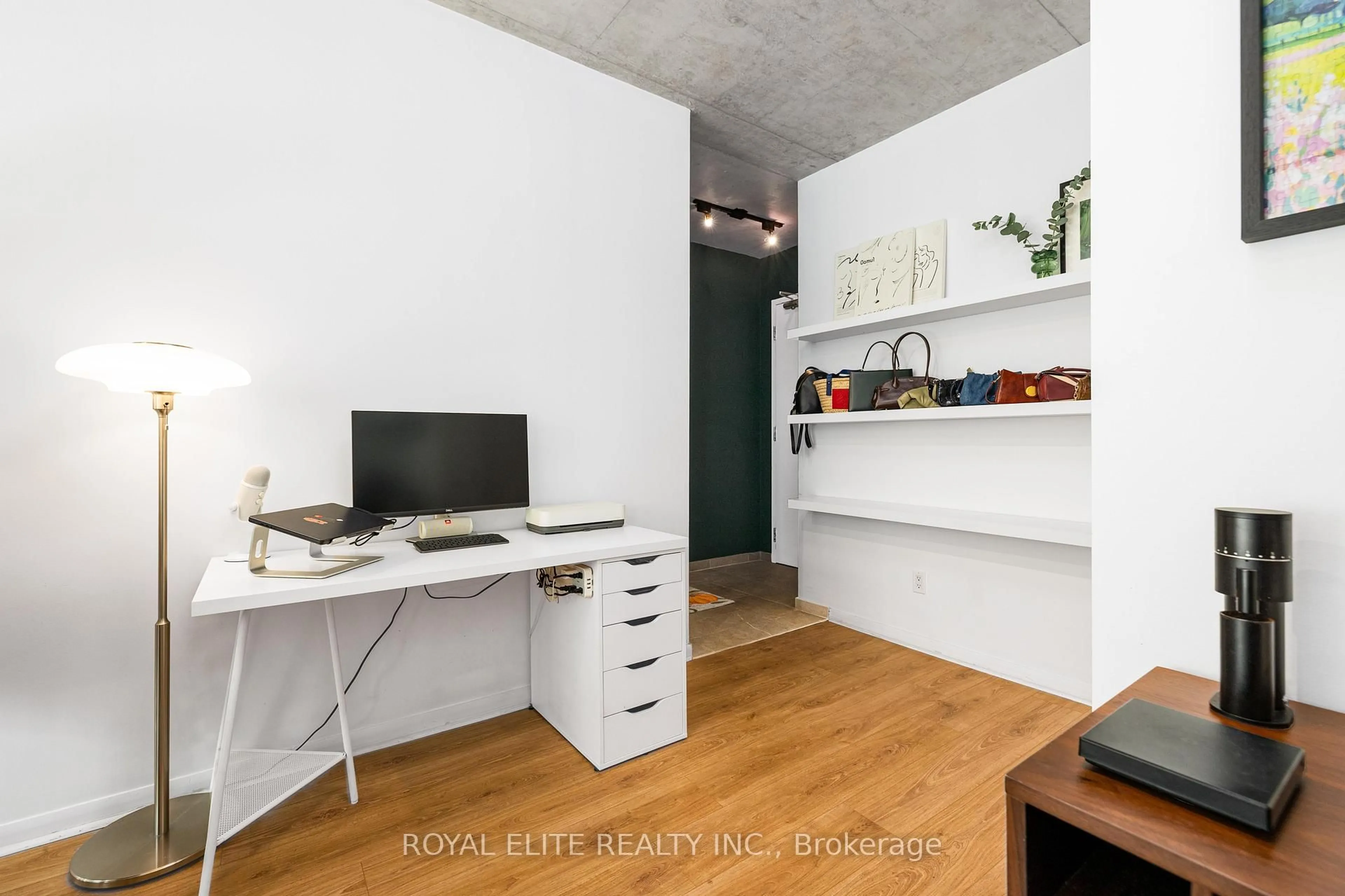 A pic of a room for 218 King St #307, Toronto Ontario M5A 4T5
