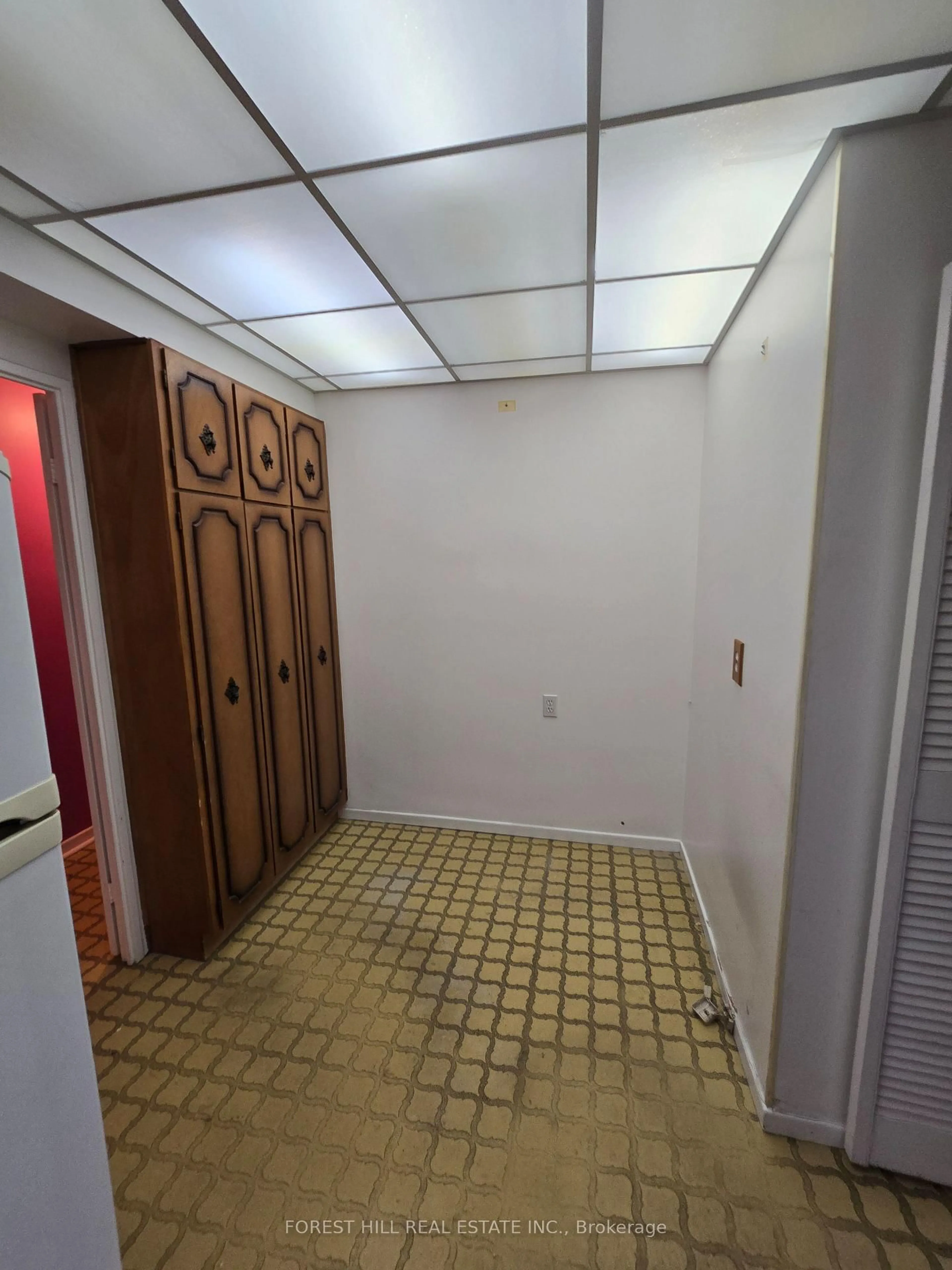 A pic of a room for 130 Neptune Dr #1109, Toronto Ontario M6A 1X5