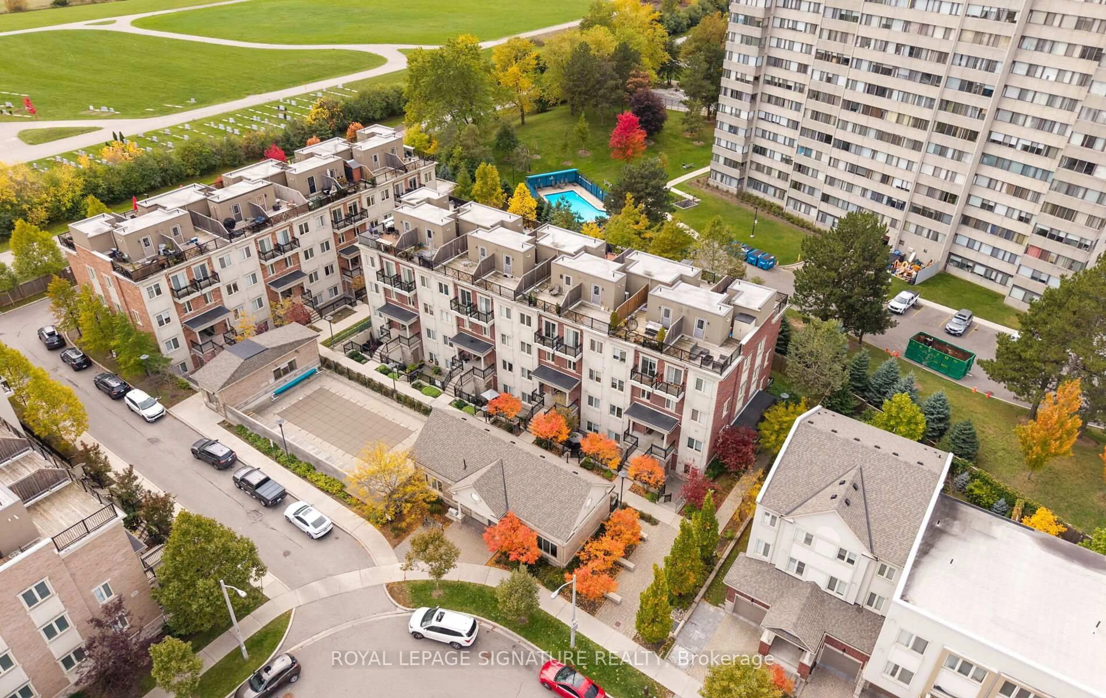 A pic from outside/outdoor area/front of a property/back of a property/a pic from drone, city buildings view from balcony for 15 Coneflower Cres #240, Toronto Ontario M2R 0A5