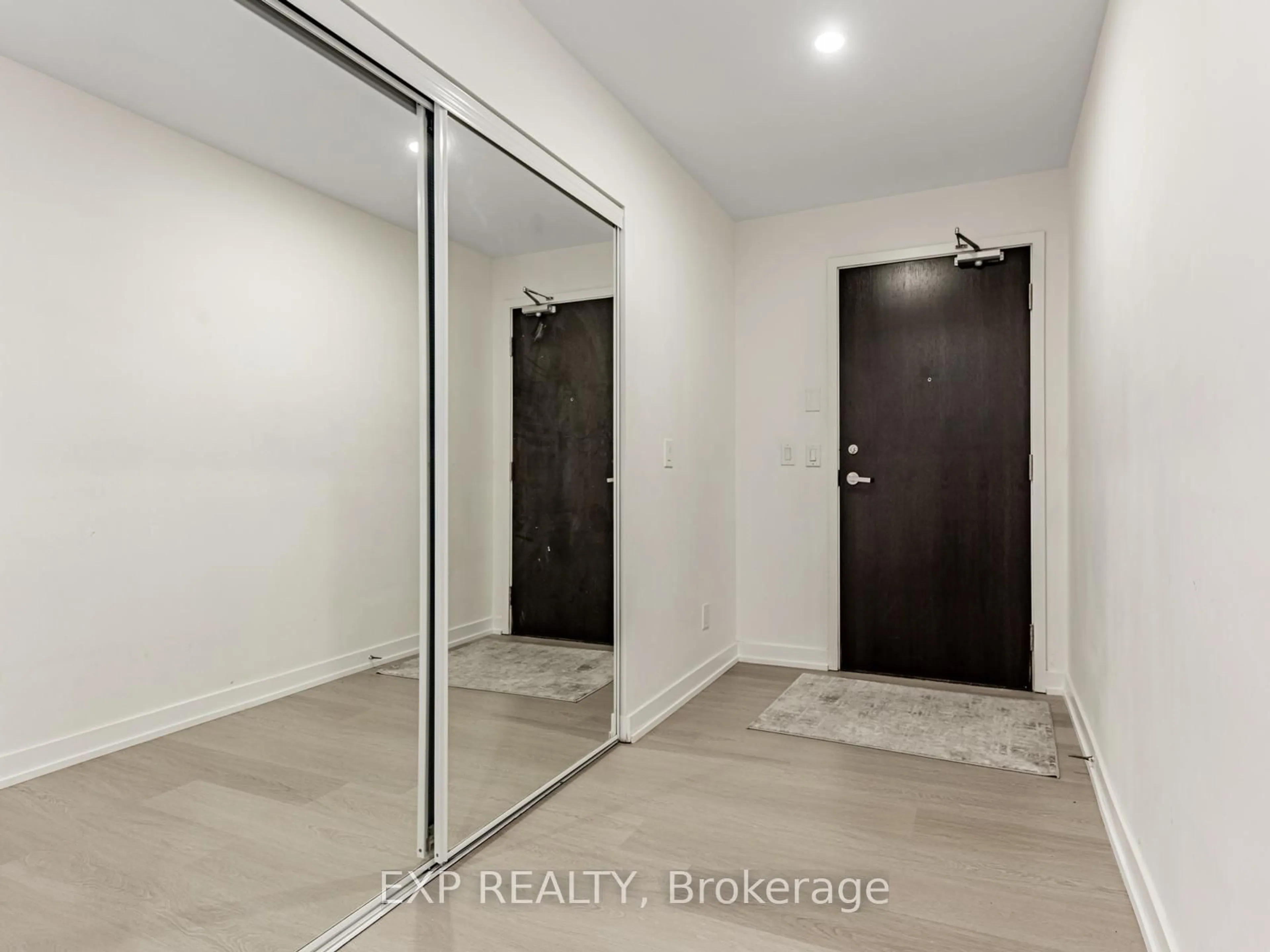Indoor entryway for 55 Regent Park Blvd #319, Toronto Ontario M5A 0C2