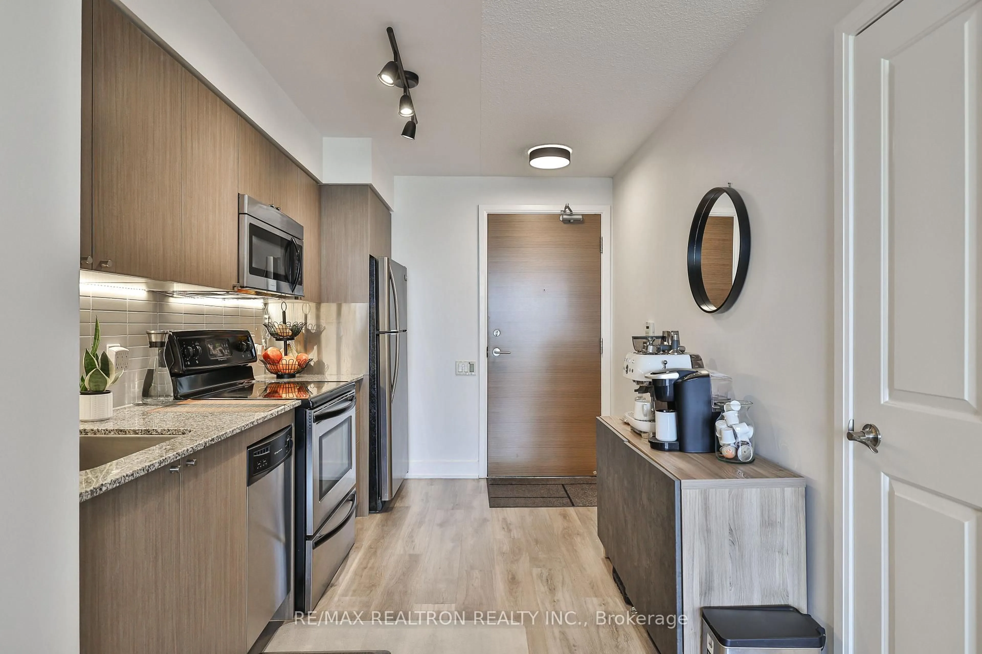 Standard kitchen, unknown for 23 Sheppard Ave #1505, Toronto Ontario M2N 0C8