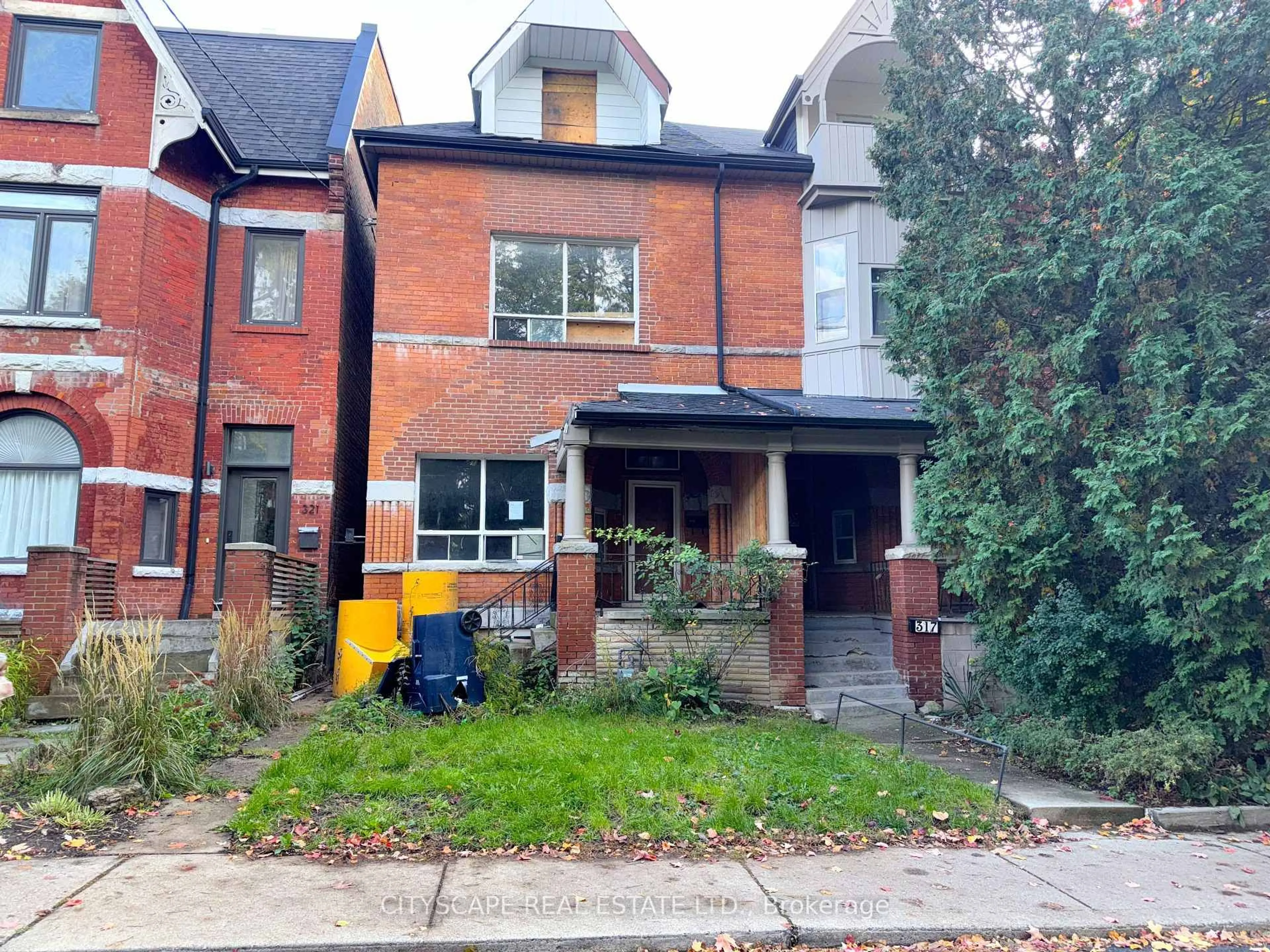 Home with brick exterior material, street for 319 Crawford St, Toronto Ontario M6J 2V7