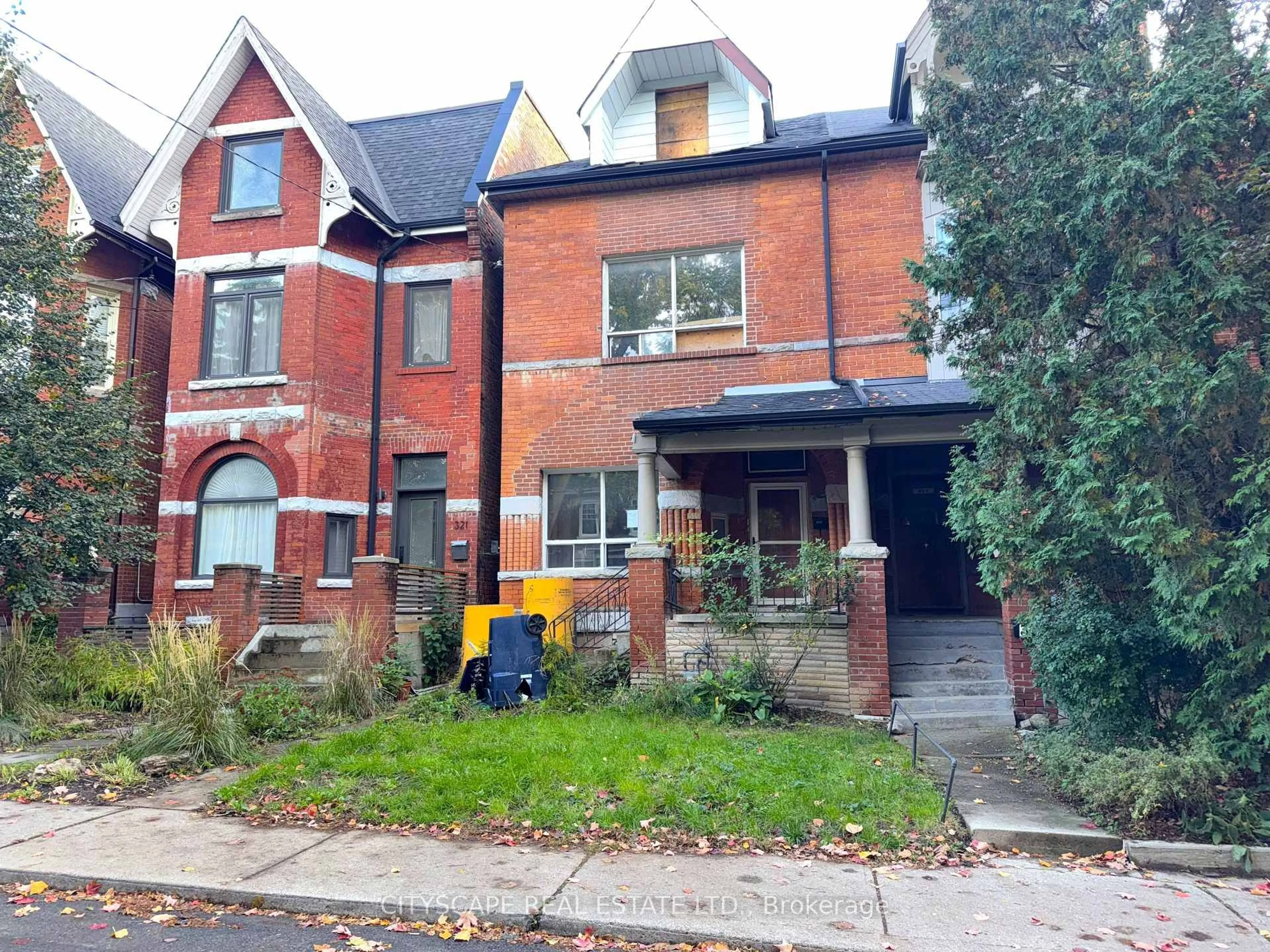 Home with brick exterior material, street for 319 Crawford St, Toronto Ontario M6J 2V7