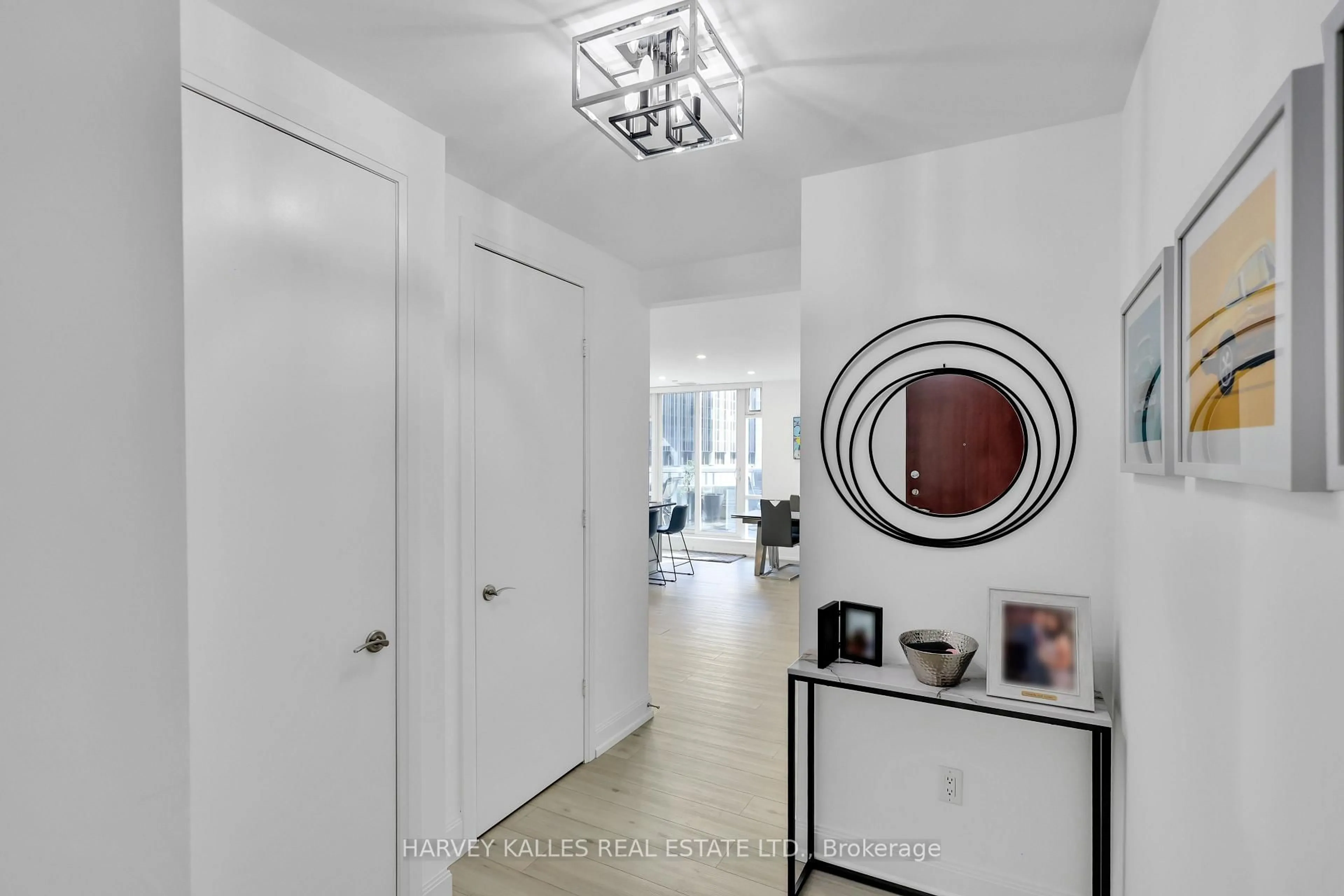 Indoor entryway for 2181 Yonge St #510, Toronto Ontario M4S 3H7