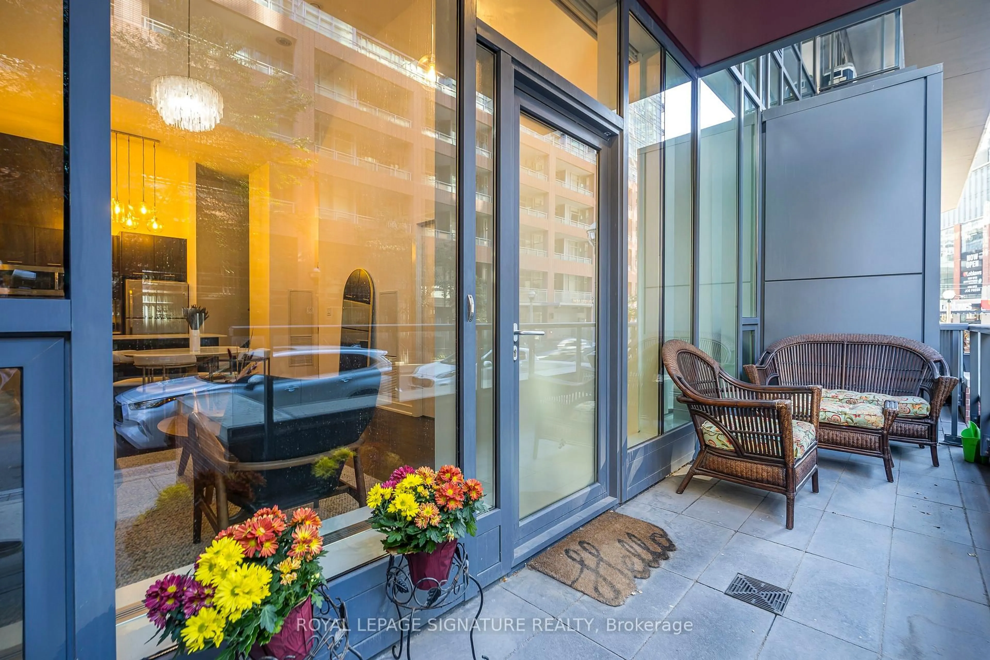 Unknown for 20 Bruyeres Mews #TH05, Toronto Ontario M5V 0G8