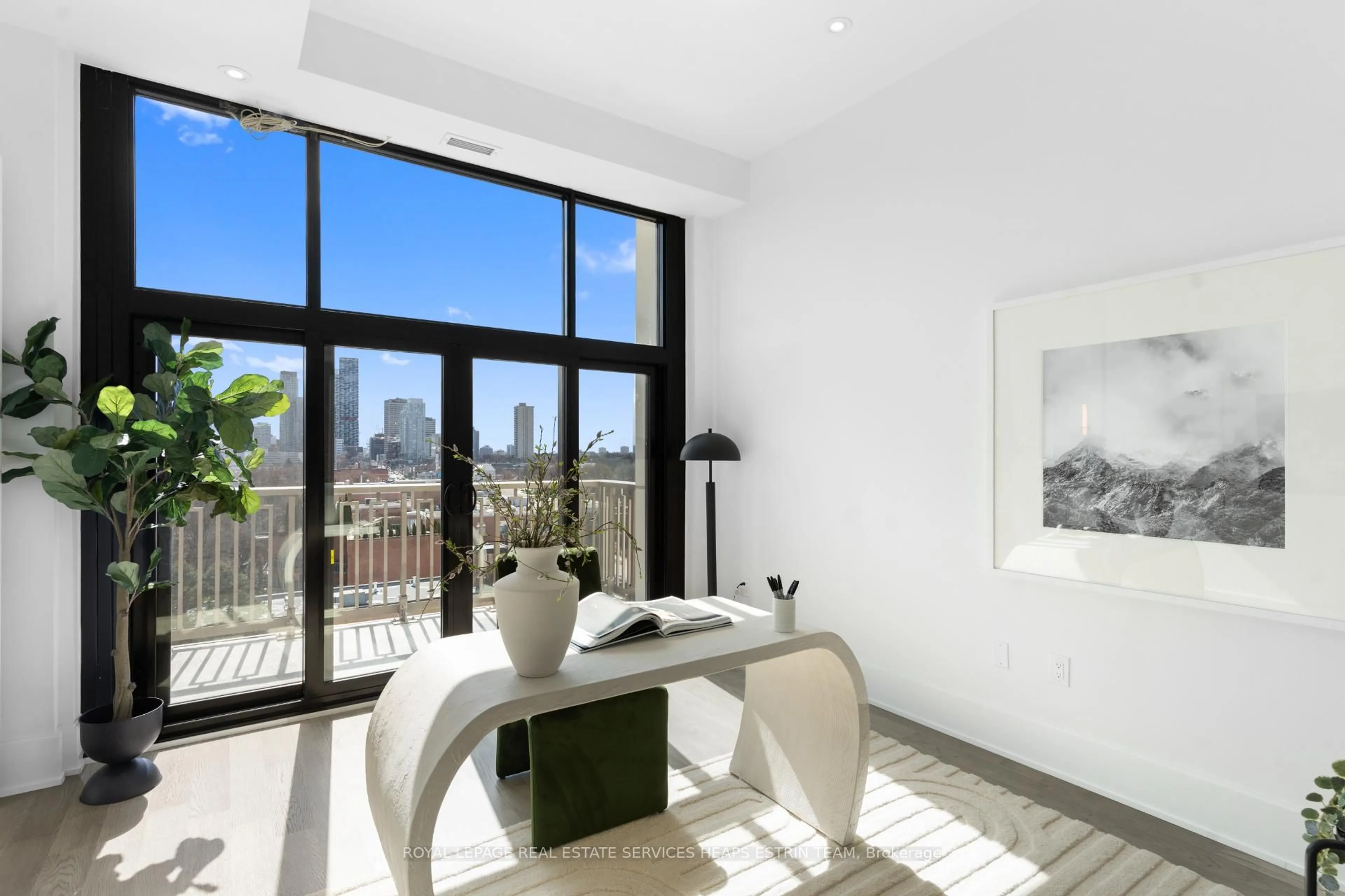 Unknown for 1 Strathgowan Ave #PH02, Toronto Ontario M4N 2H8