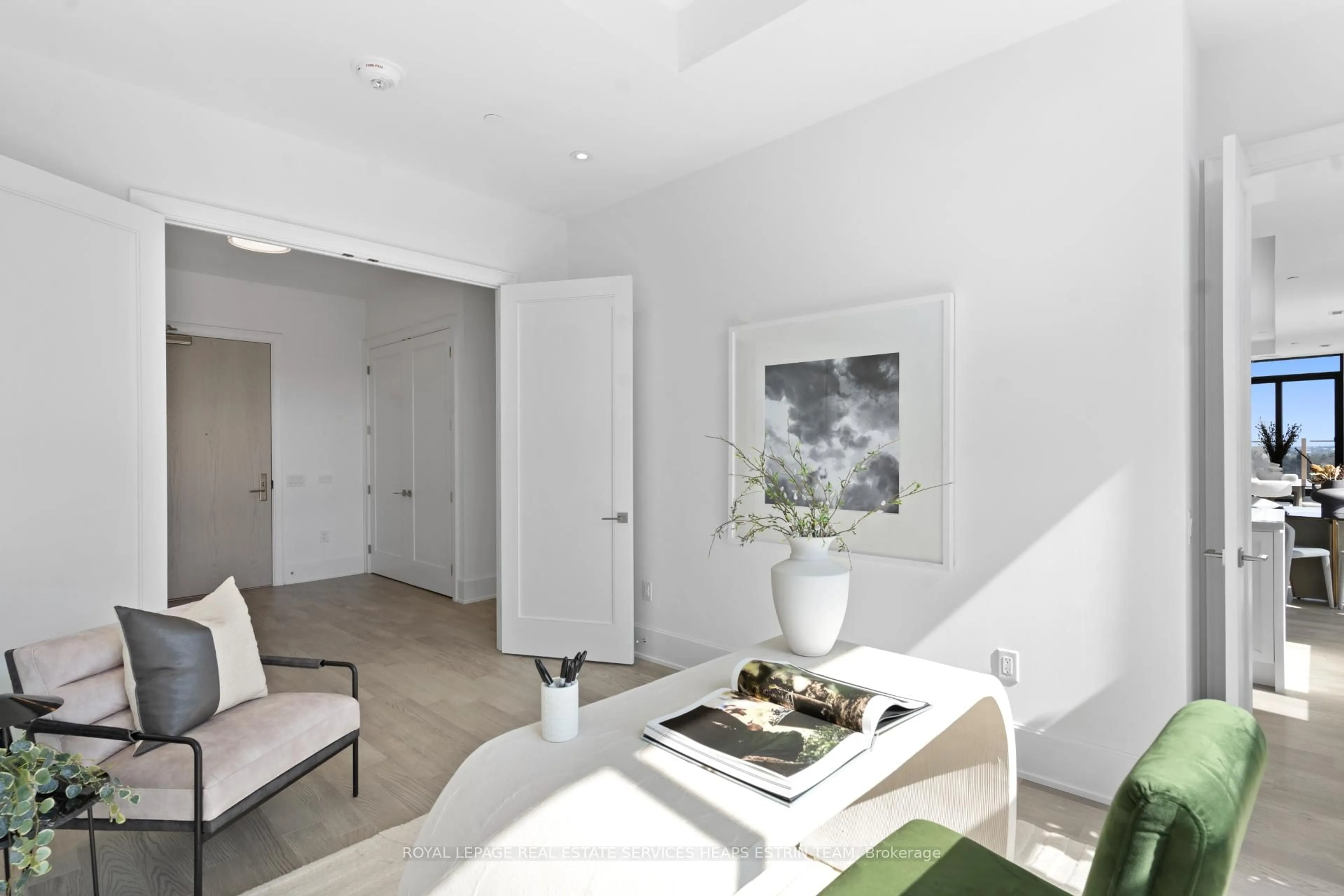 Unknown for 1 Strathgowan Ave #PH02, Toronto Ontario M4N 2H8