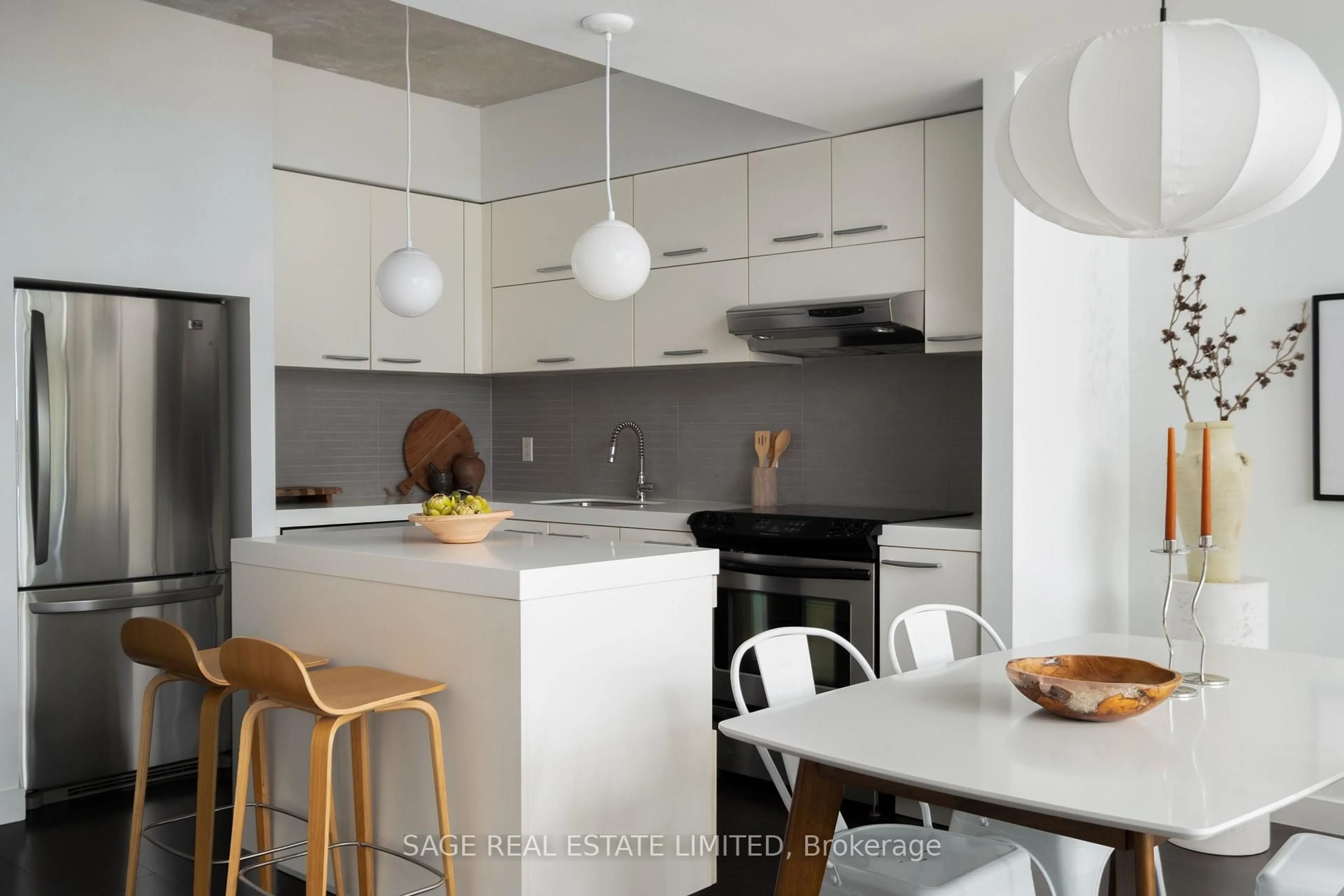 Contemporary kitchen, unknown for 55 Stewart St #633, Toronto Ontario M5V 2V1