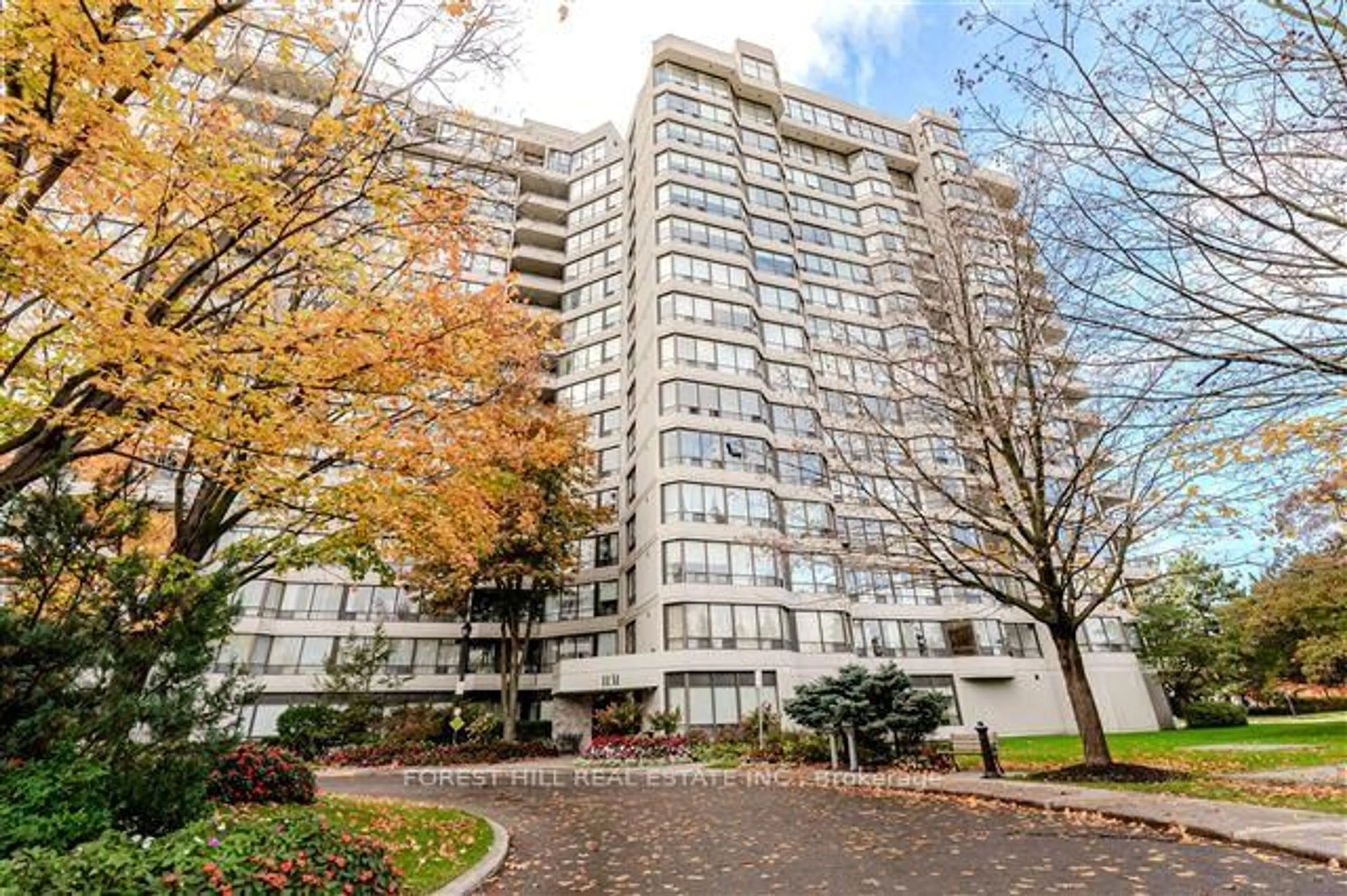 Patio, building for 1131 Steeles Ave #Ph103, Toronto Ontario M2R 3W8