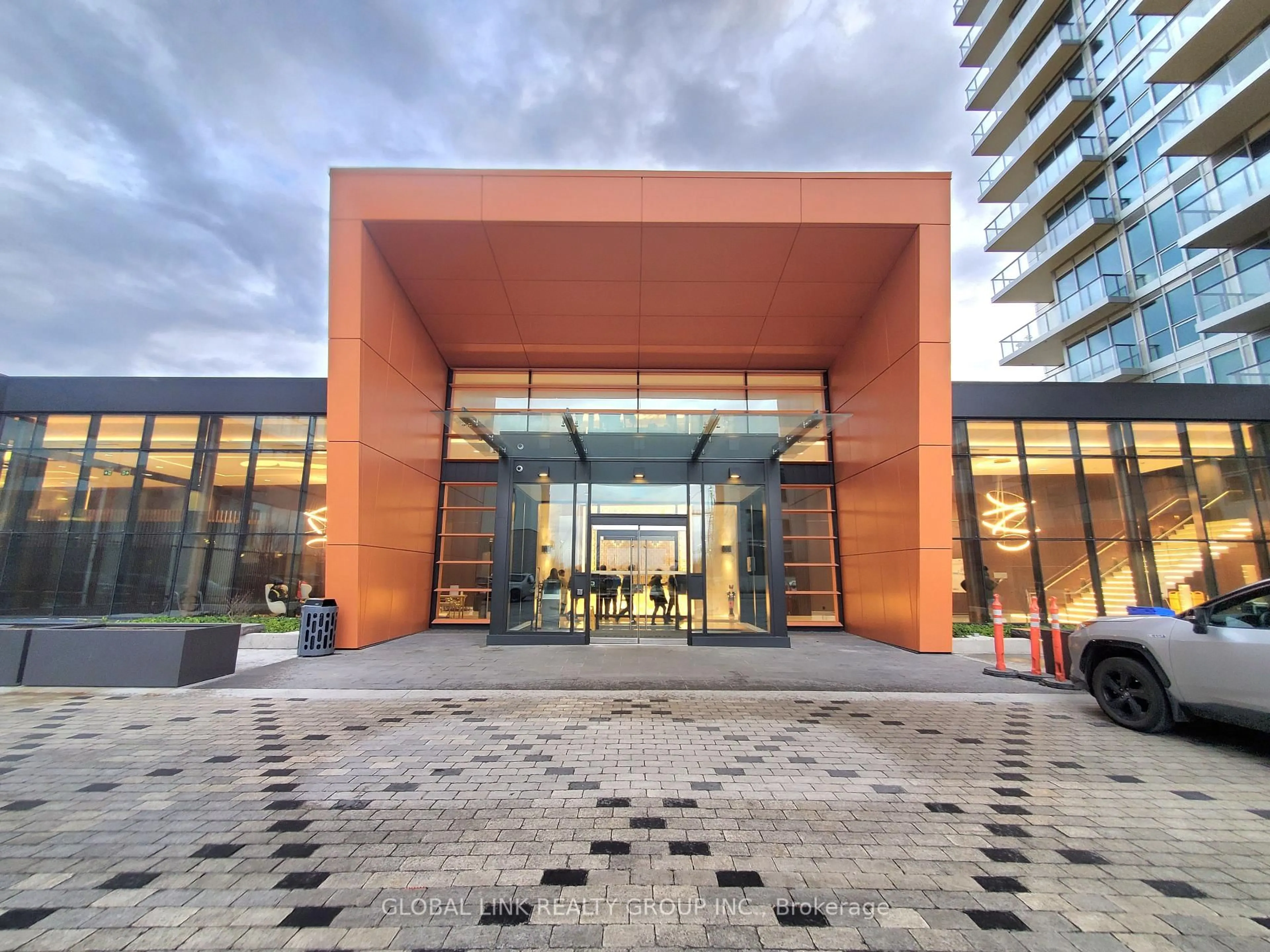 Indoor foyer for 95 Mcmahon Dr #3502, Toronto Ontario M2K 0H2