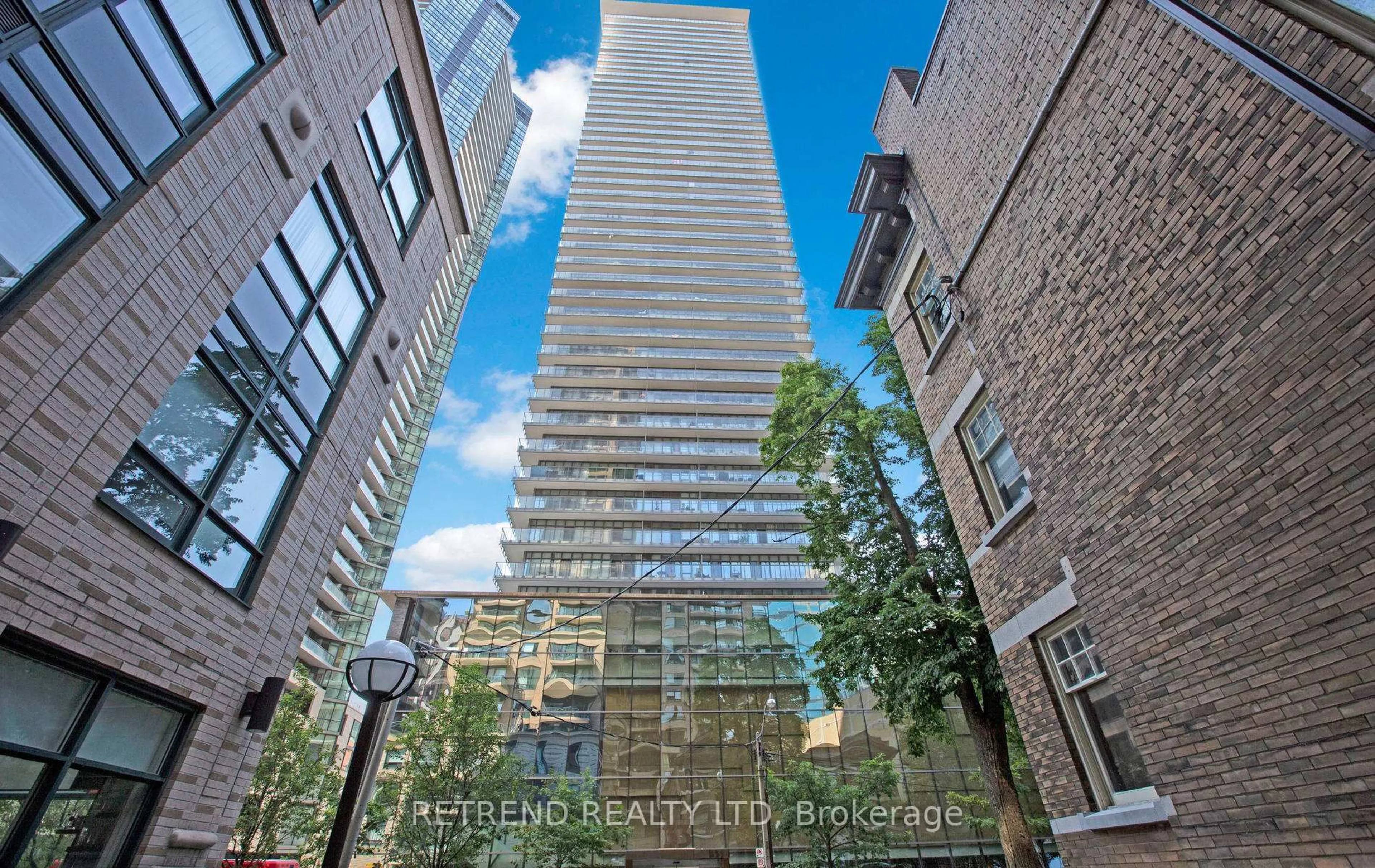 A pic from outside/outdoor area/front of a property/back of a property/a pic from drone, building for 33 Charles St #1010, Toronto Ontario M4Y 0B7