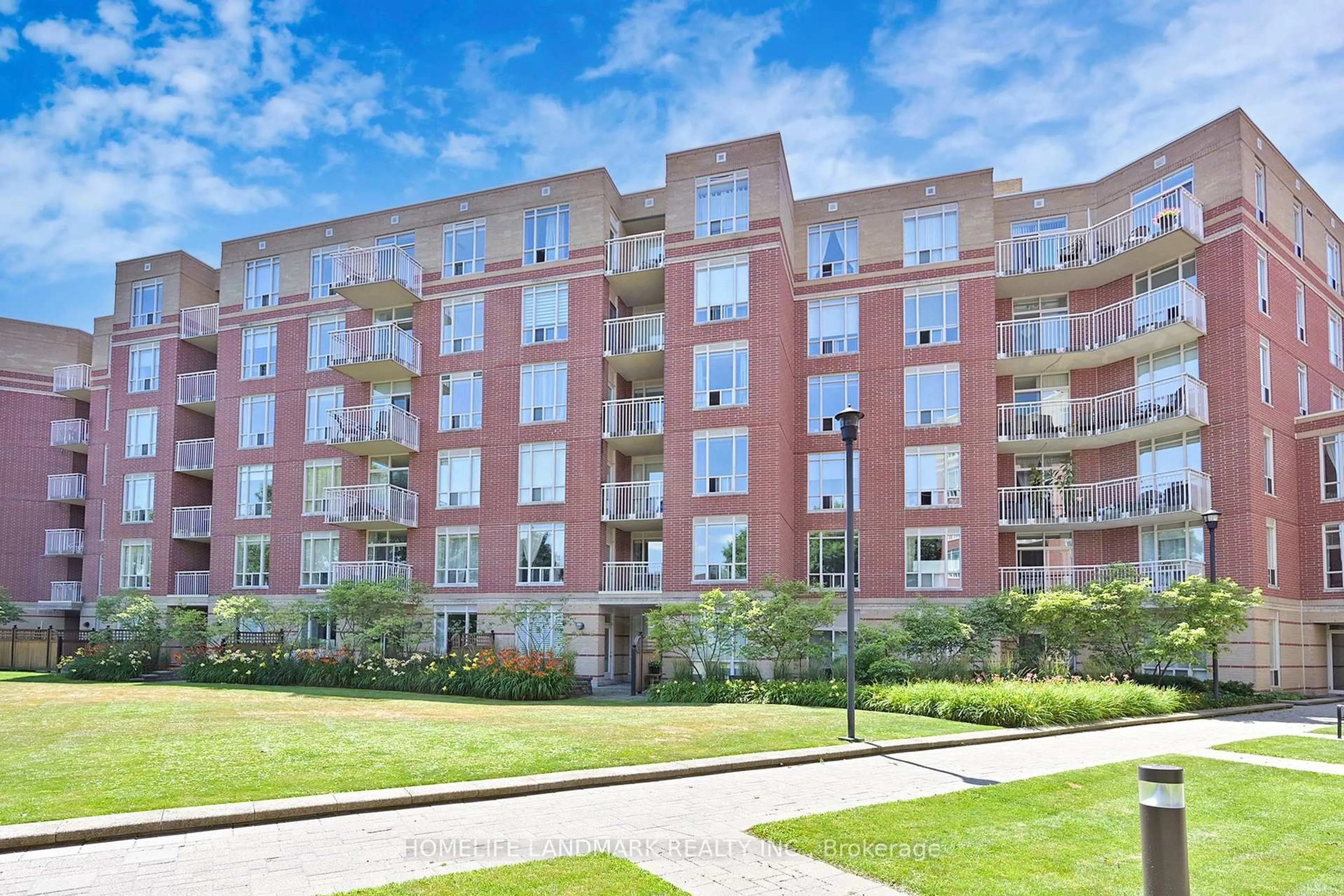 Patio, building for 451 Rosewell Ave #404, Toronto Ontario M4R 2H8