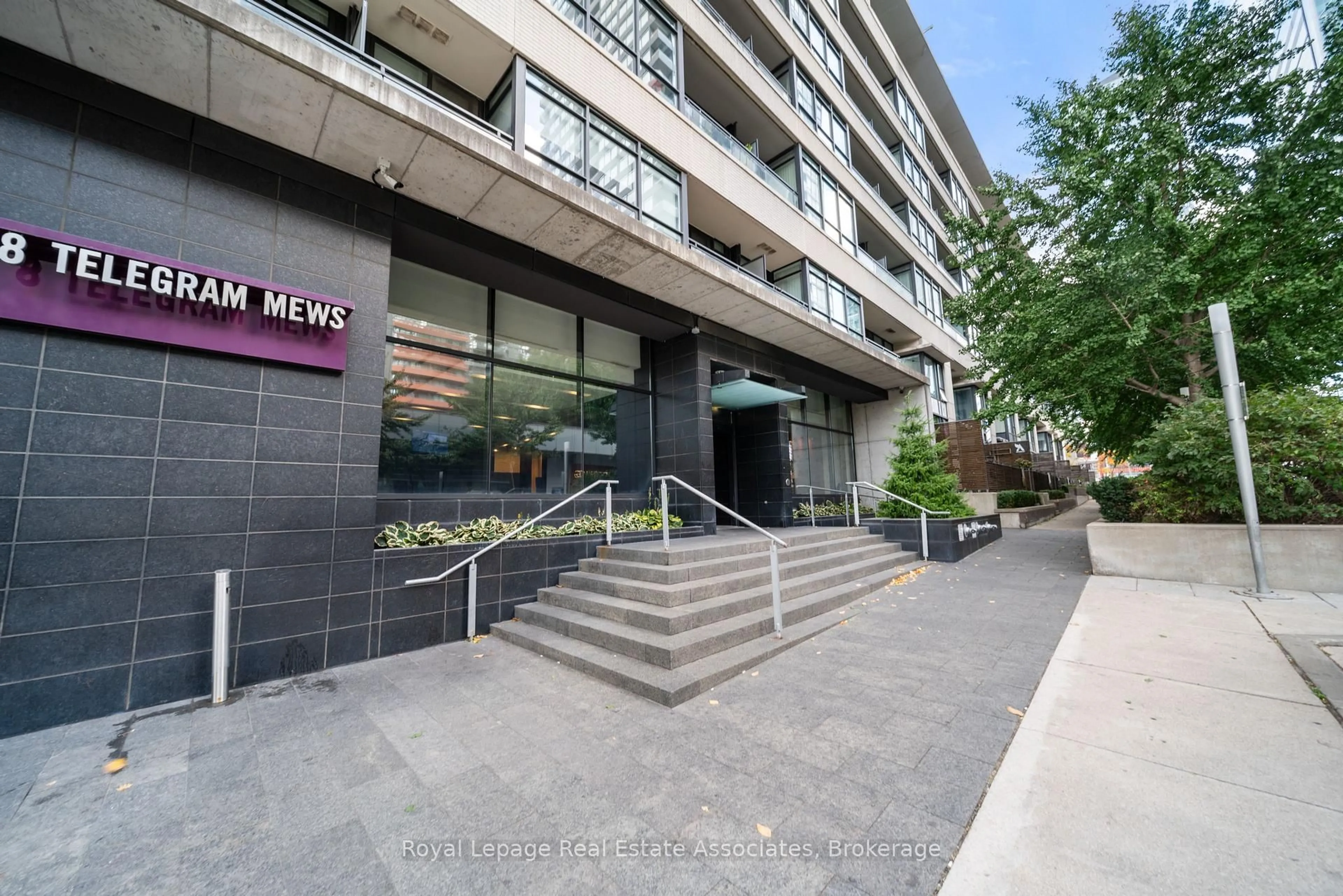 Unknown for 8 Telegram Mews #518, Toronto Ontario M5V 3Z5