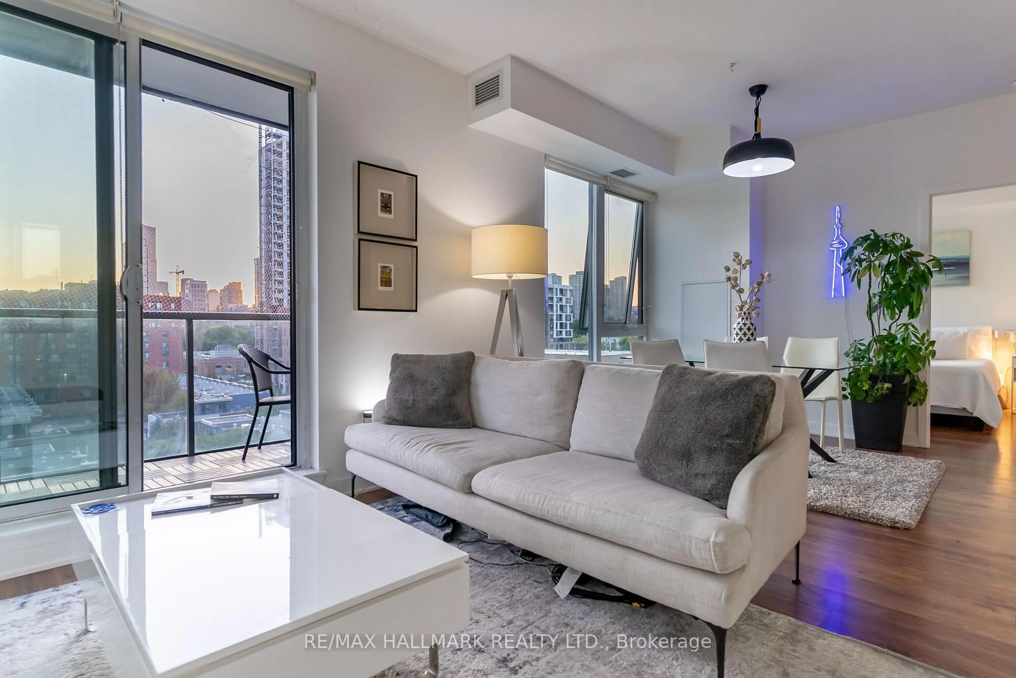 Living room with furniture, unknown for 260 Sackville St #813, Toronto Ontario M5A 0B3